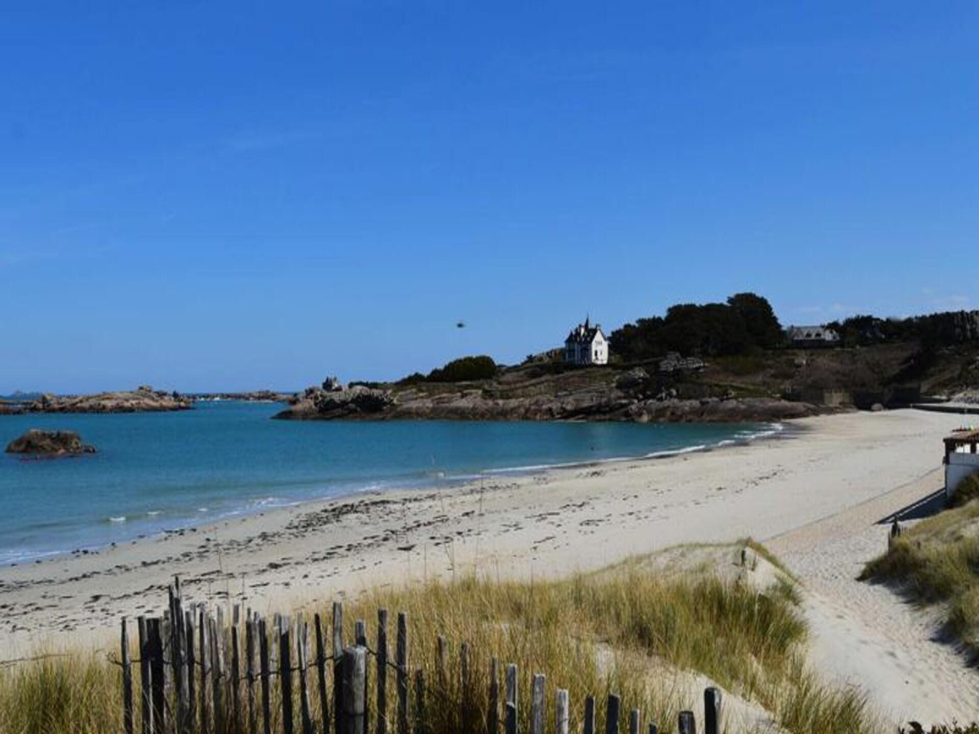 Ruim appartement met tuin en uitzicht in Trégastel, Côte de Granit Rose - foto 17