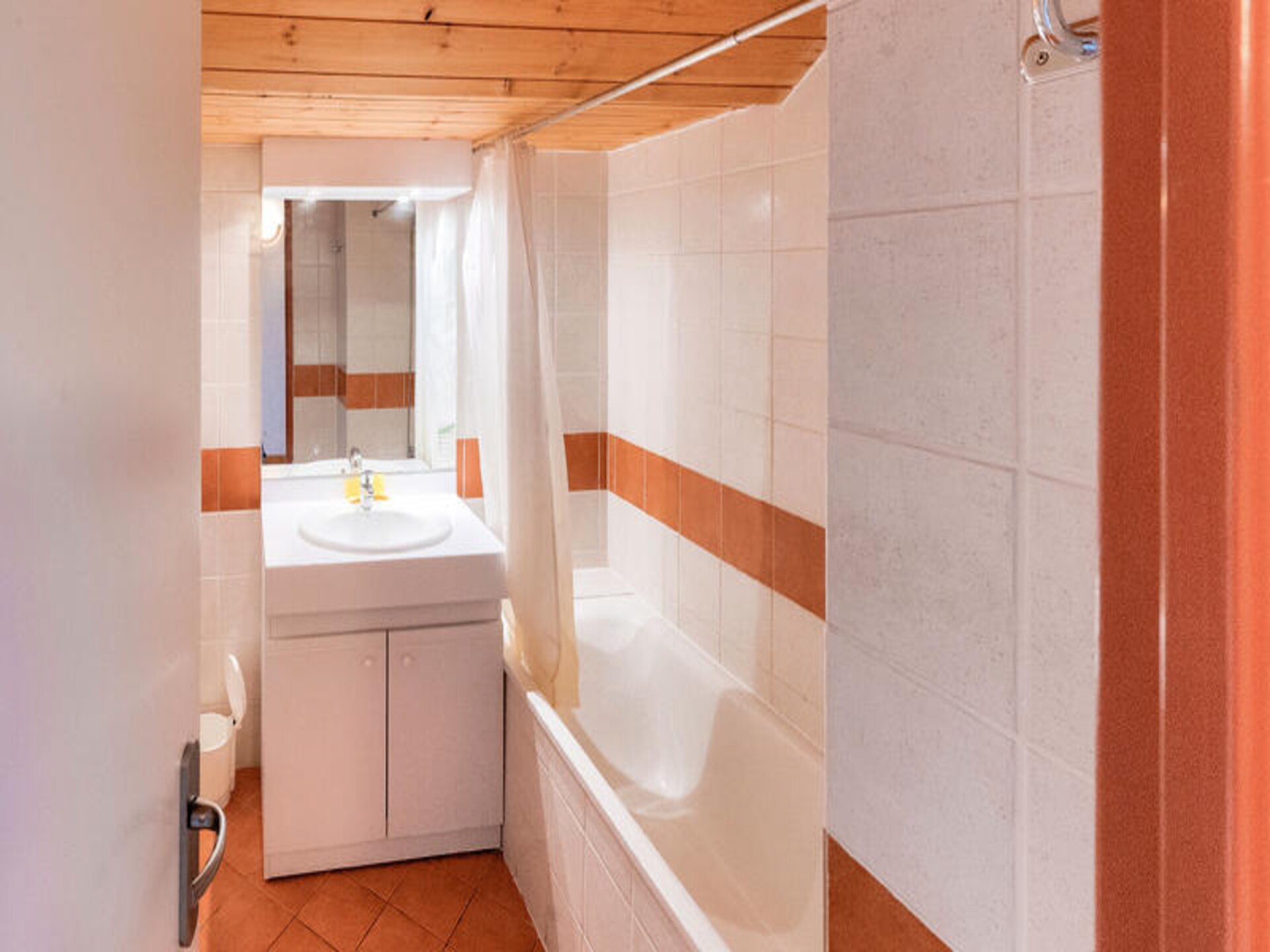 Authentiek chalet voor 6 personen in Puy Saint Vincent, direct aan de piste - foto 17