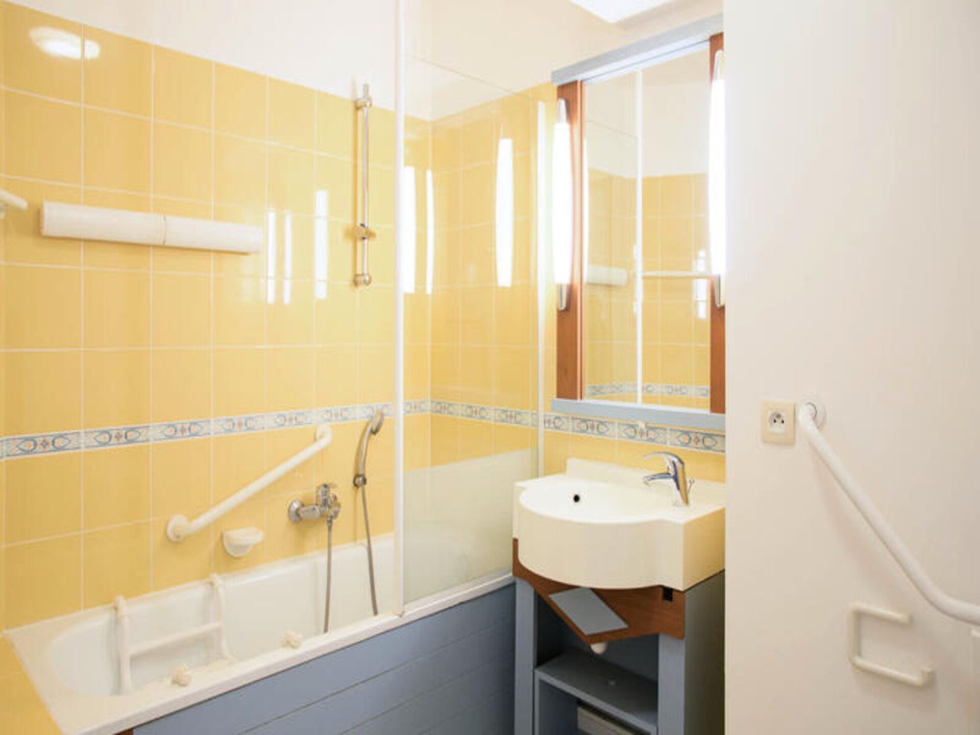 Licht appartement aan de golfbaan met zwembaden, vlakbij zee - foto 26