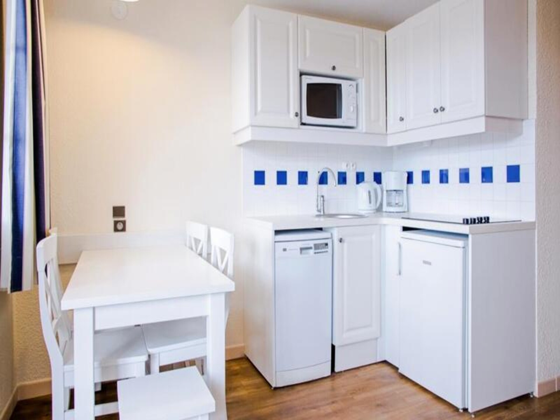 Appartement aan het meer met zwembaden, vlakbij strand en golfbaan - foto 25