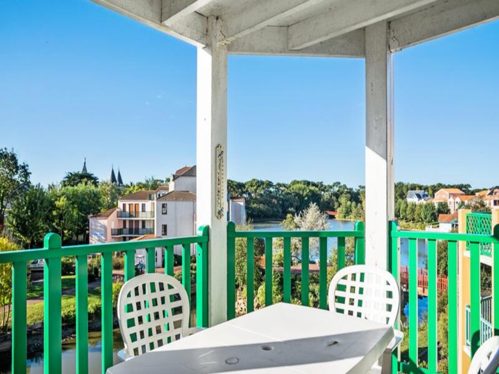 Zonnig appartement met balkon, uitzicht op meer, nabij strand van Veillon - foto 28