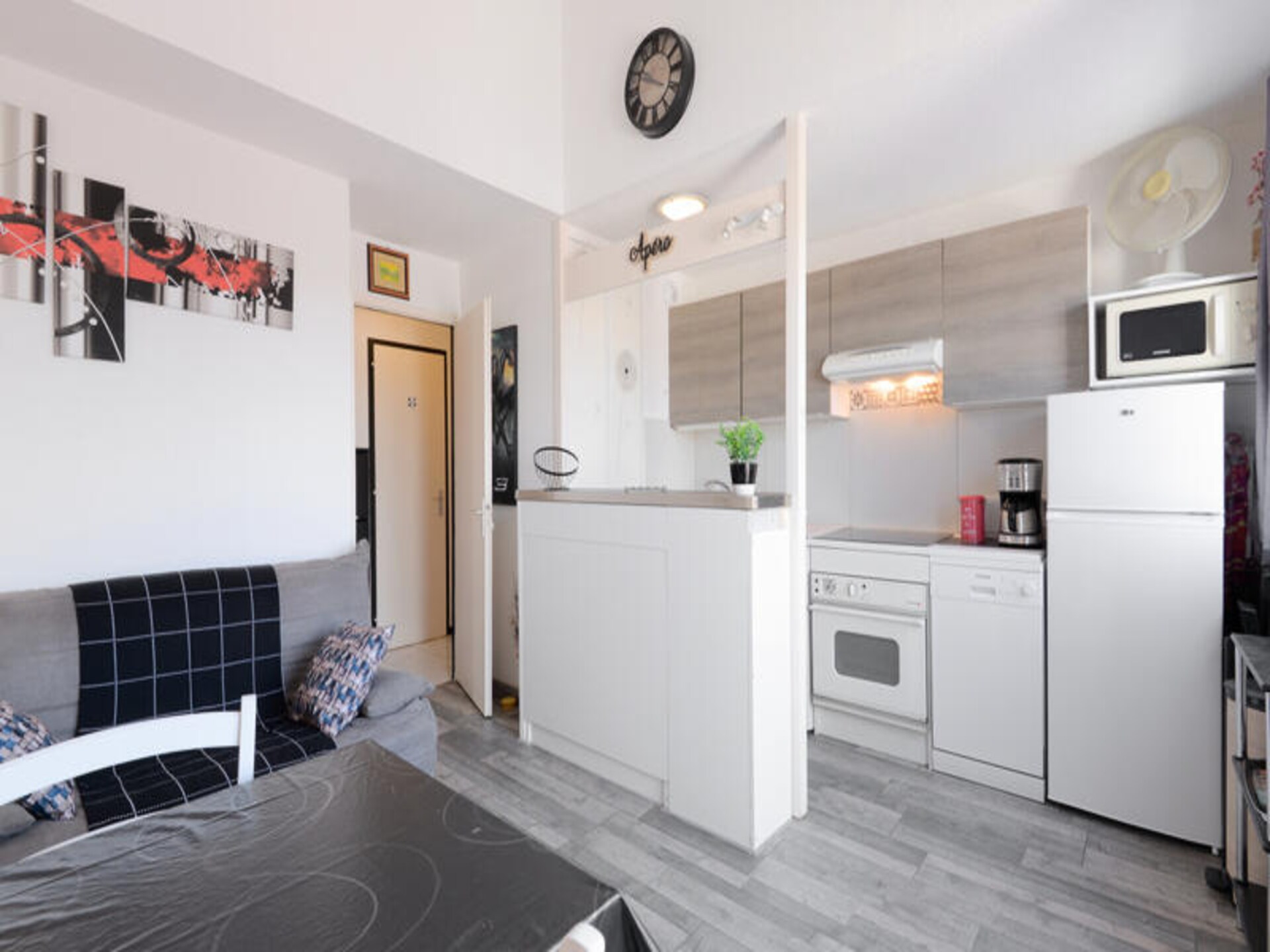 Modern appartement aan meer met zwembaden, op 2,5 km van strand - foto 25