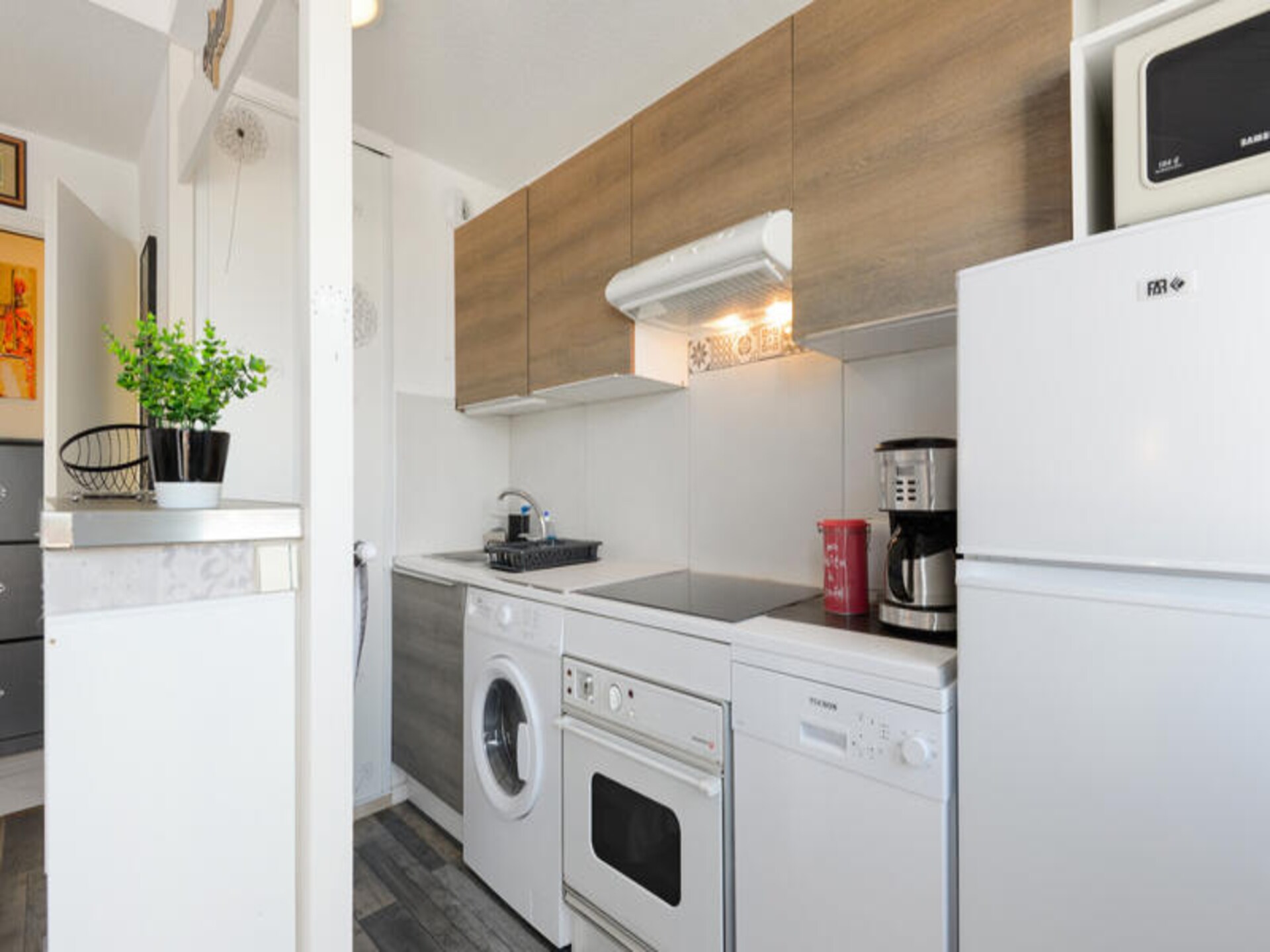 Modern appartement aan meer met zwembaden, op 2,5 km van strand - foto 26