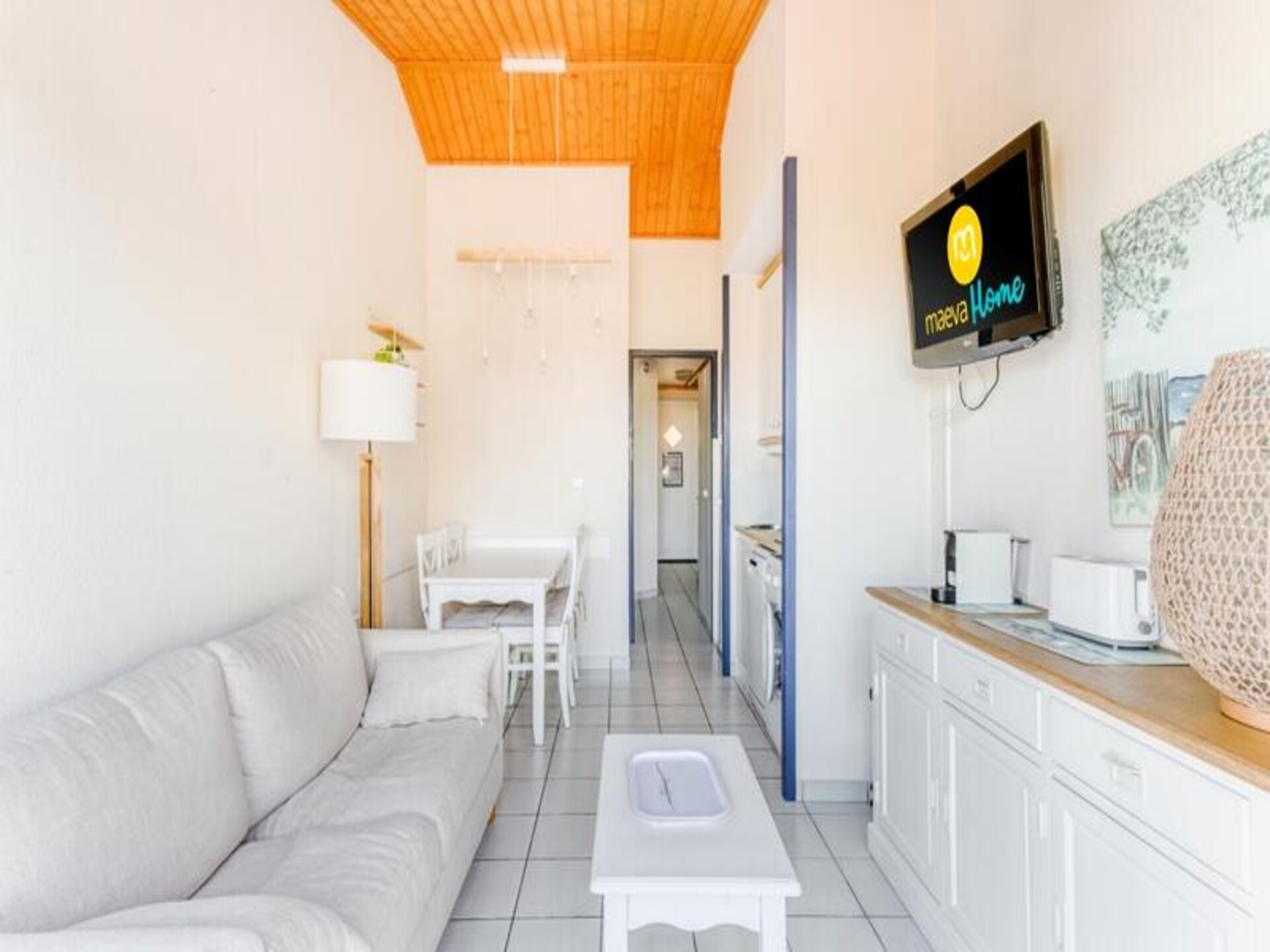 Licht appartement met balkon en uitzicht op het meer bij de oceaan - foto 22