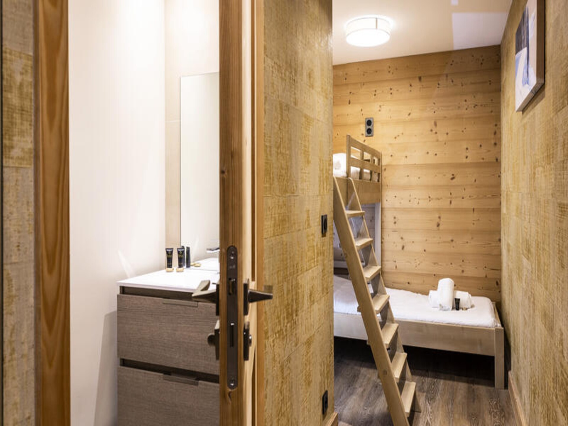 Ruim 8-persoons appartement op de Alpe d'Huez met balkon en uitzicht - foto 15