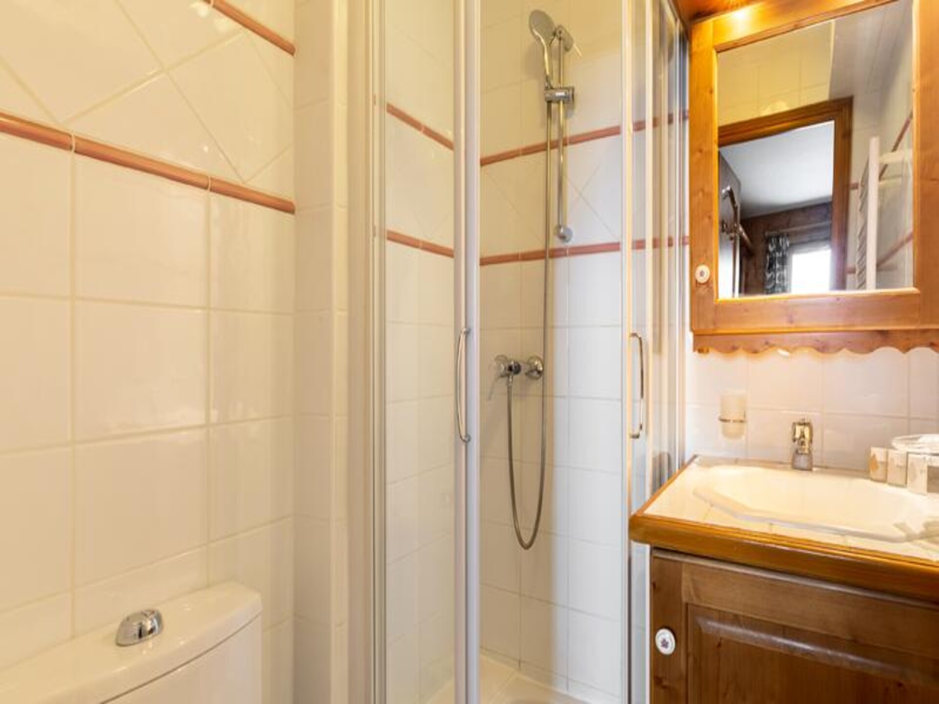 Ruim 8-persoons appartement met wellness en zicht op Mont Blanc - foto 14