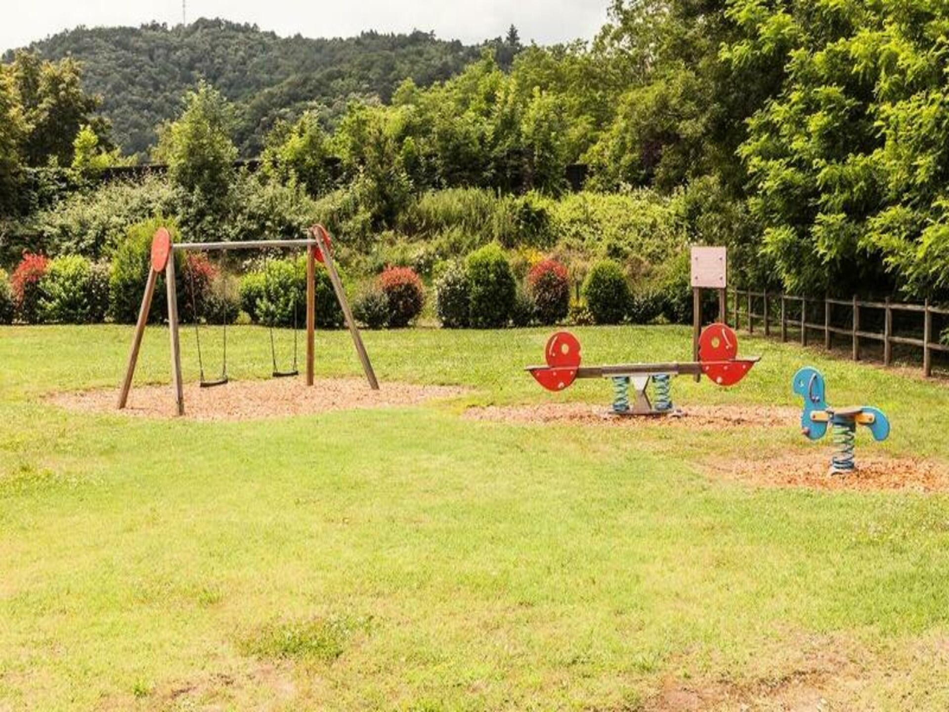 Knus appartement aan de Dordogne met tuin en zwembad in Argentat - foto 2