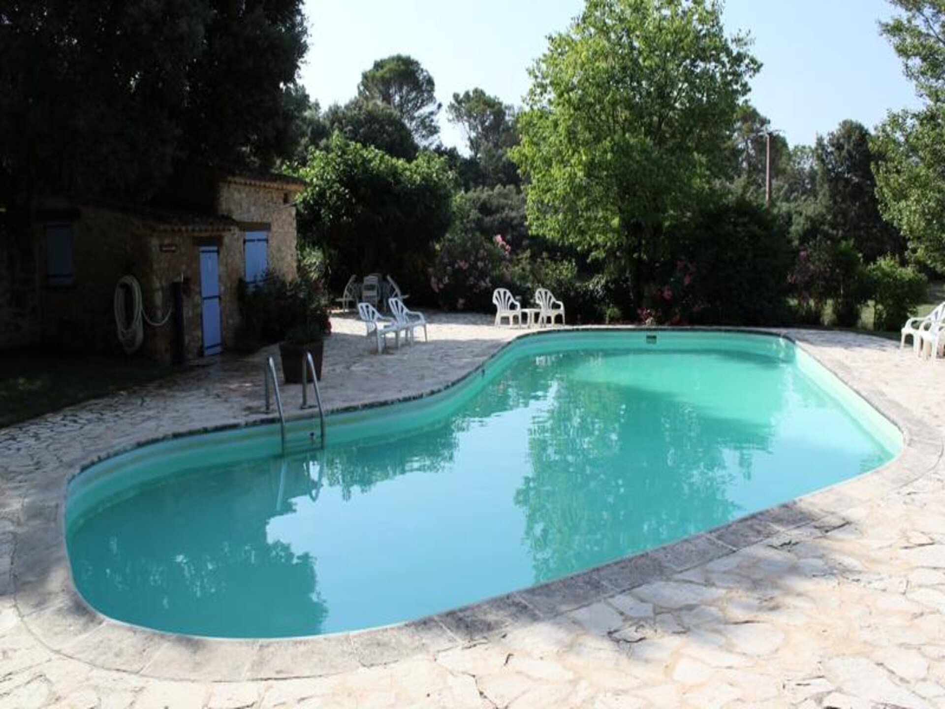 L'Oubradou: Authentiek Provencaals appartement met gedeeld zwembad in 6 hectare natuur - foto 13