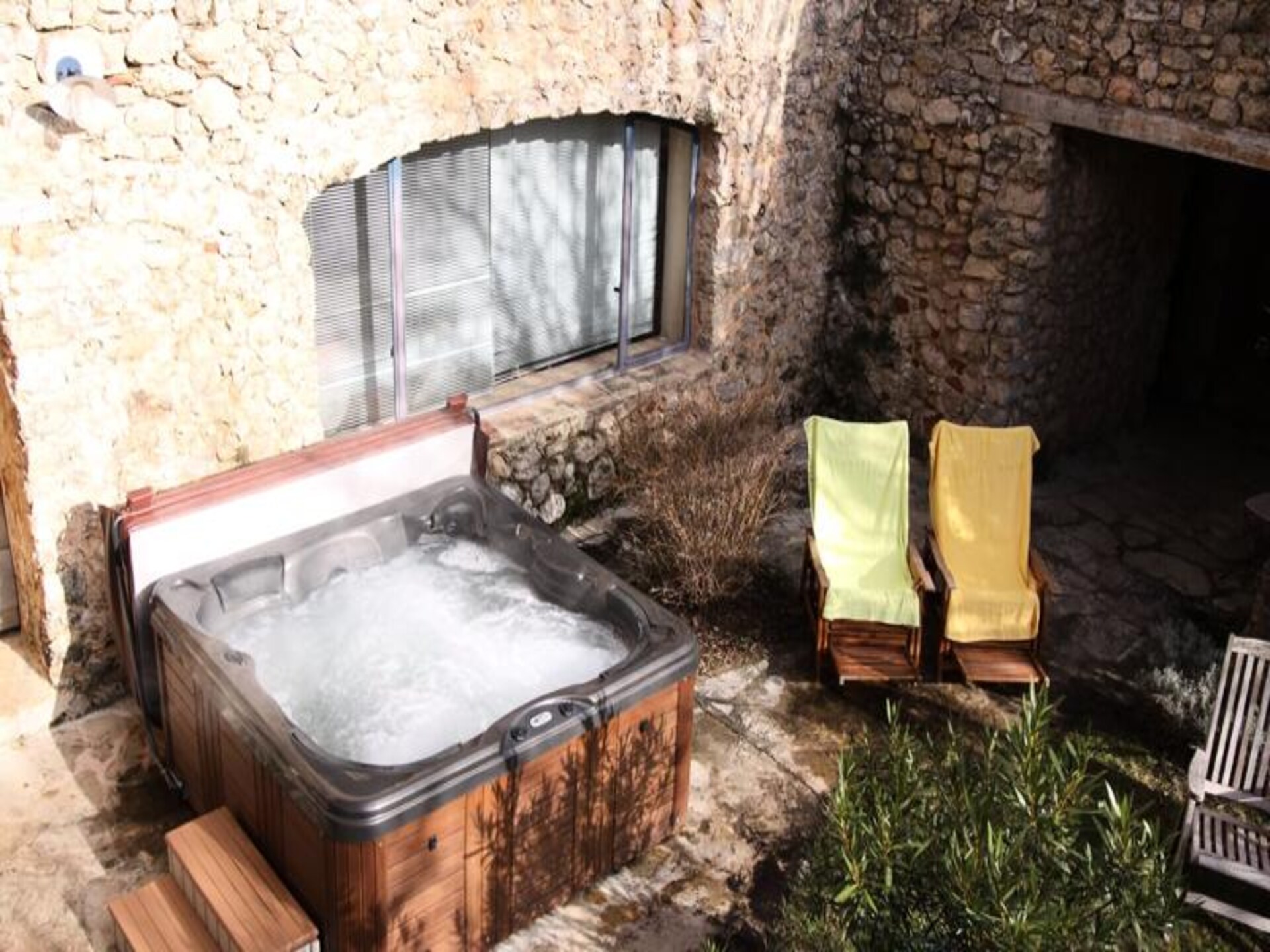 L'Oubradou: Authentiek Provencaals appartement met gedeeld zwembad in 6 hectare natuur - foto 17