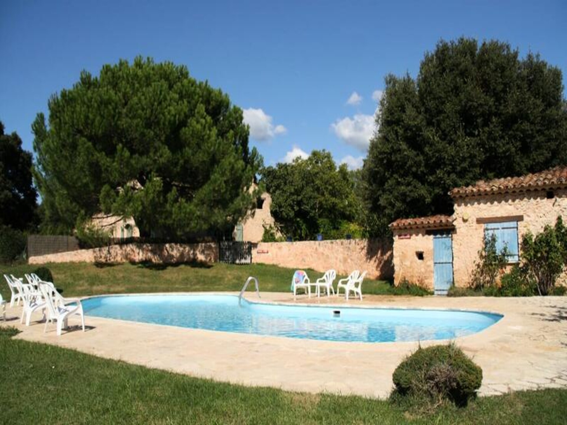 L'Oubradou: Authentiek Provencaals appartement met gedeeld zwembad in 6 hectare natuur - foto 25