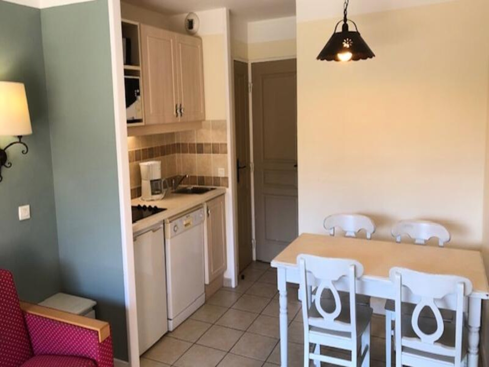 Knus appartement voor 4 op groen vakantiepark met zwembad in Grospierres - foto 17