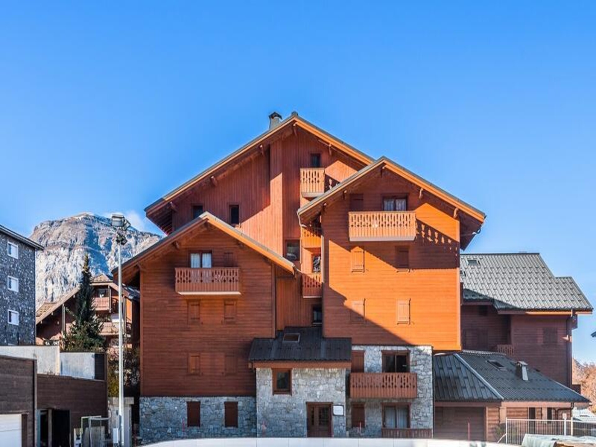 Authentiek chalet-appartement voor 7 personen met zwembad en sauna in Arâches - foto 26