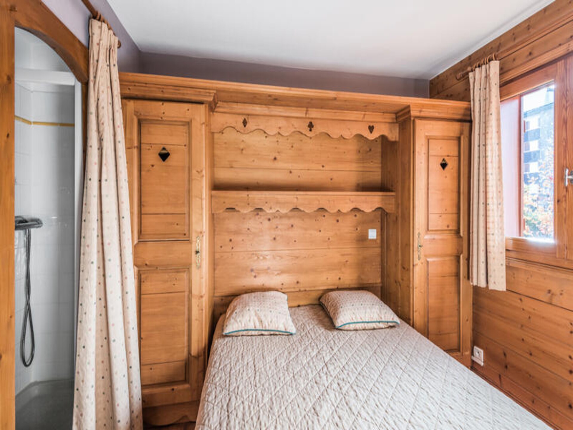 Authentiek chaletappartement 6p met zwembad, sauna & jacuzzi in Carroz - foto 17