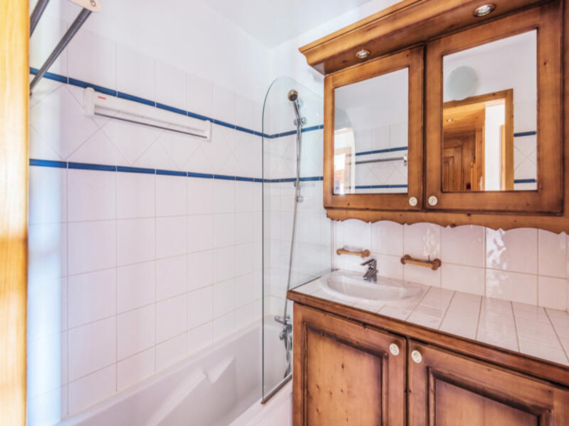 Authentiek chaletappartement 6p met zwembad, sauna & jacuzzi in Carroz - foto 20