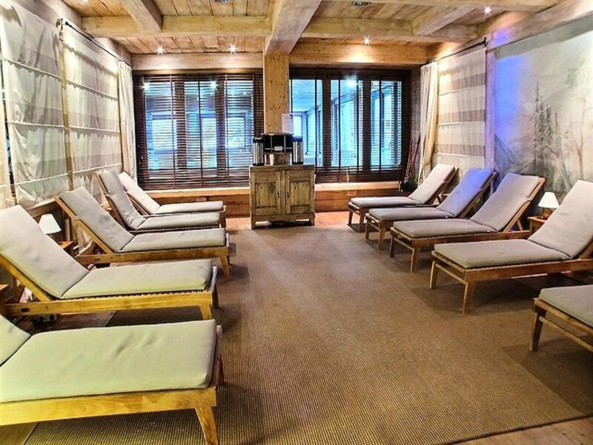 Authentiek chaletappartement 6p met zwembad, sauna & jacuzzi in Carroz - foto 26