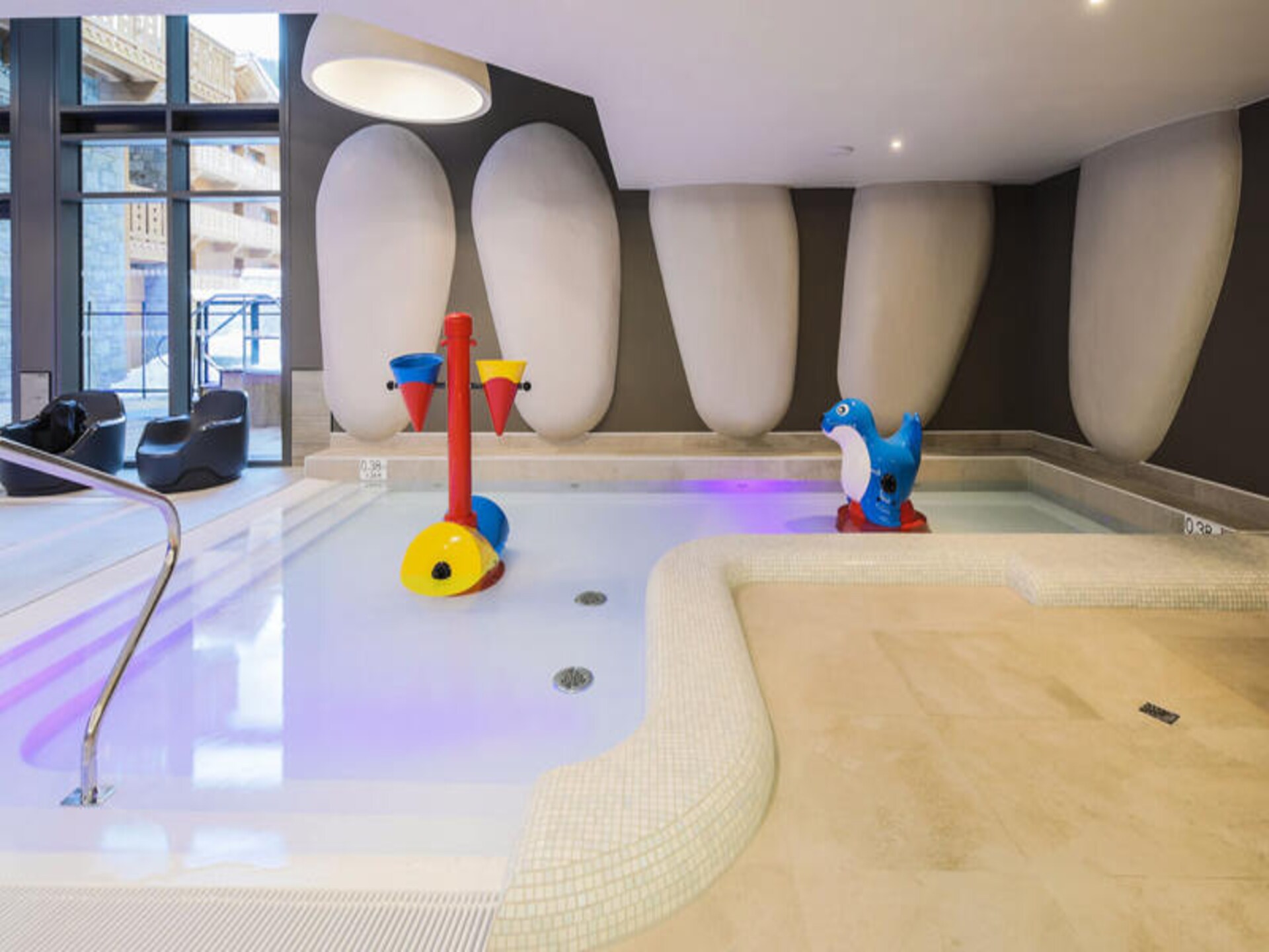 Luxe 8-persoons appartement in Méribel met zwembad, sauna en jacuzzi - foto 7