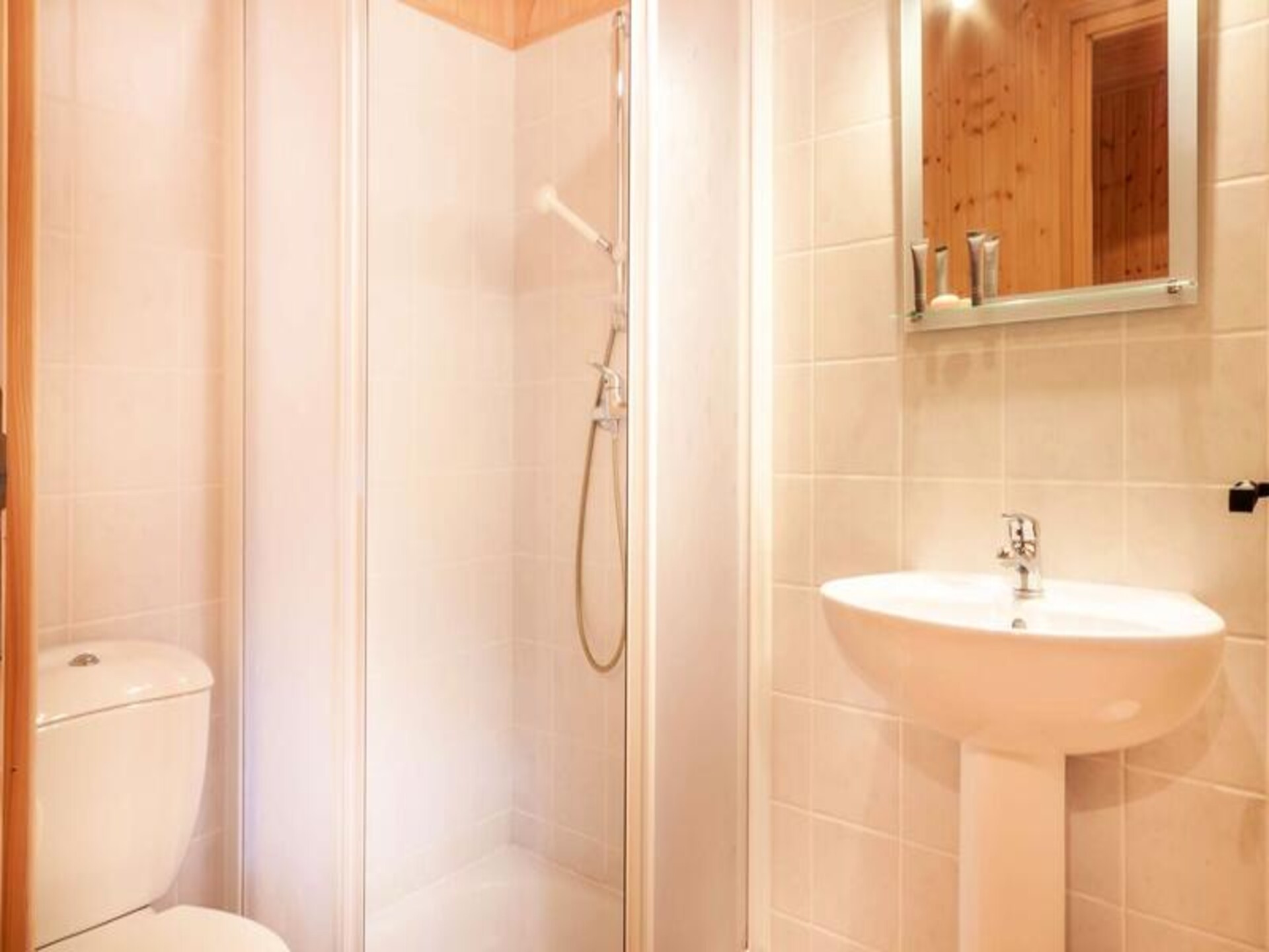 Chalet Clairvaux-Montriond: 14-persoons chalet met 5 suites bij Morzine - foto 13