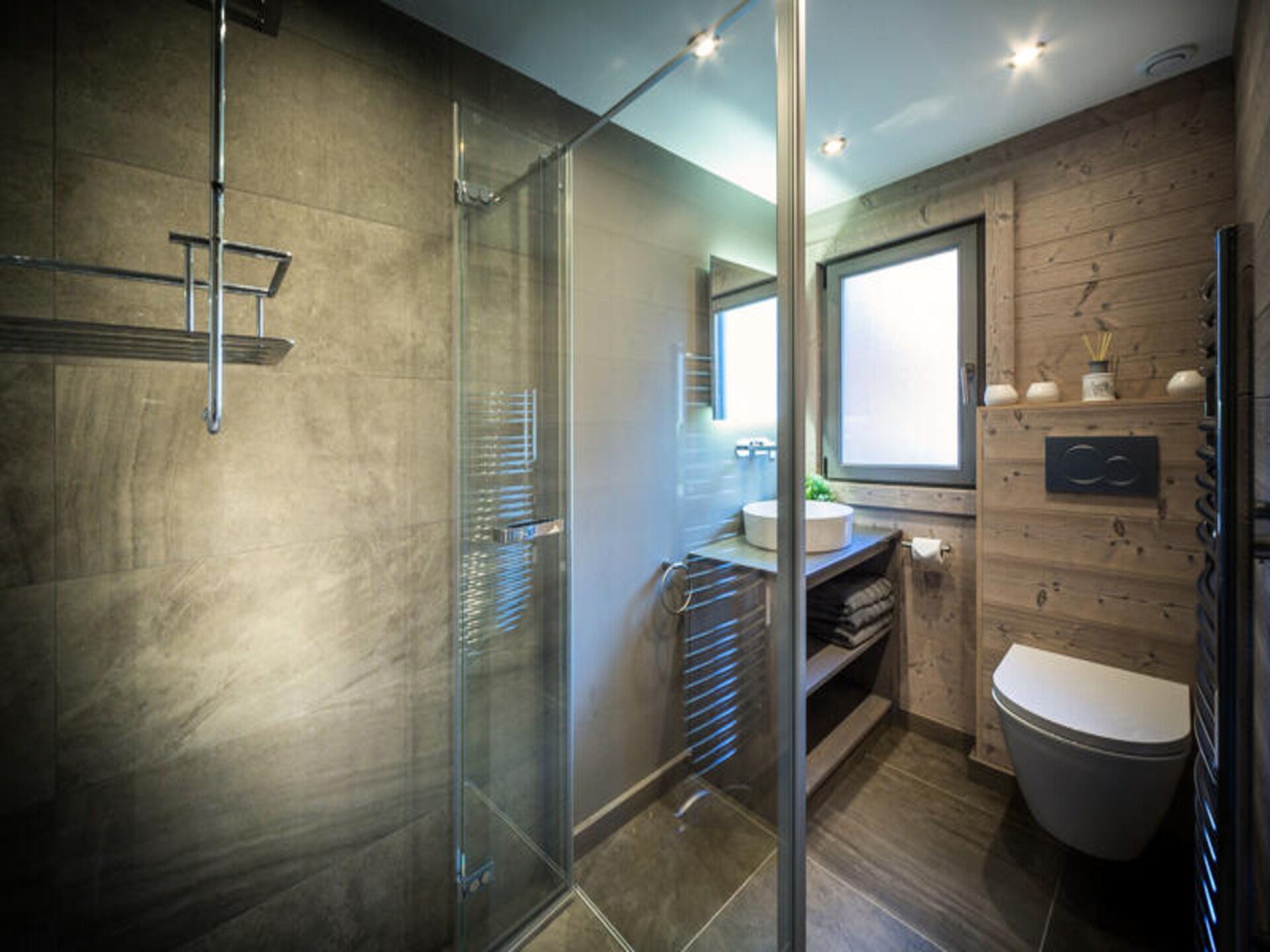 Ruim 5-slaapkamer chalet in Montriond met sauna en tuin, vlakbij Morzine - foto 11