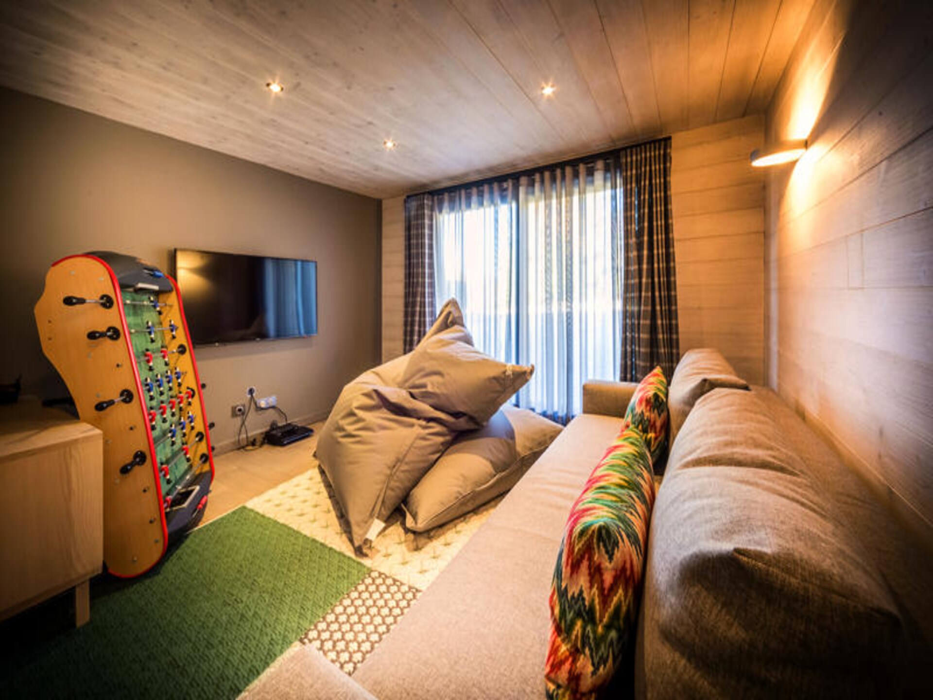 Ruim 5-slaapkamer chalet in Montriond met sauna en tuin, vlakbij Morzine - foto 17