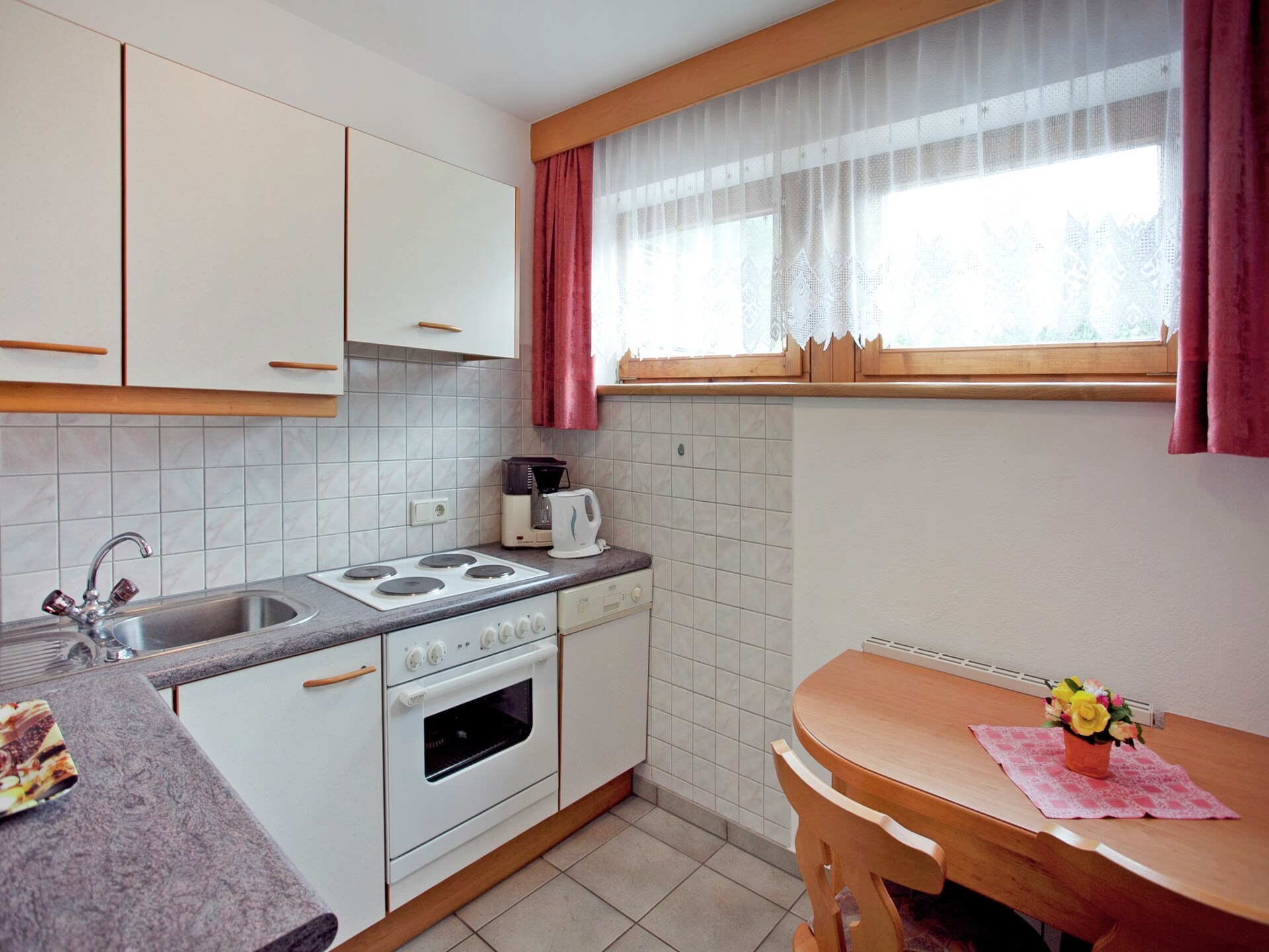 Op 1 km van het centrum: gezellig appartement in Sautens - foto 13
