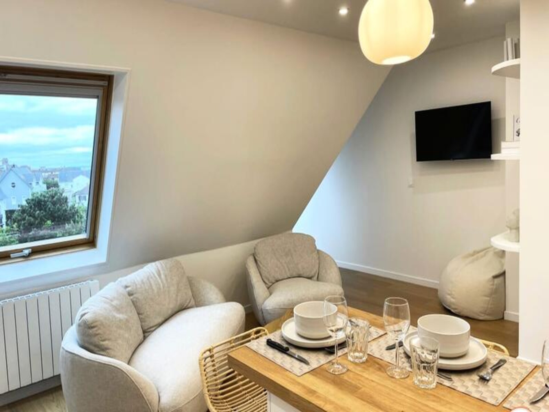 Chic appartement op 30 meter van het strand met uitzicht op zee en platteland - foto 10