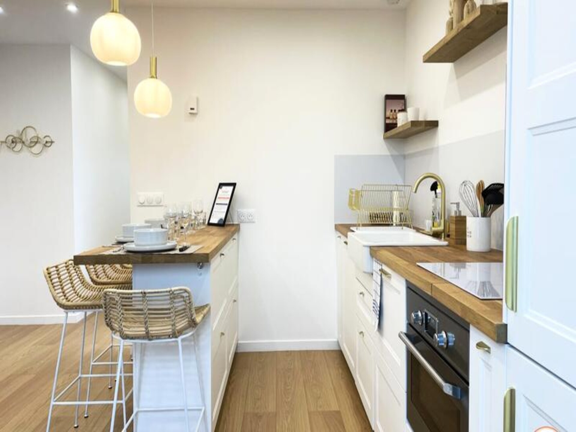 Chic appartement op 30 meter van het strand met uitzicht op zee en platteland - foto 17