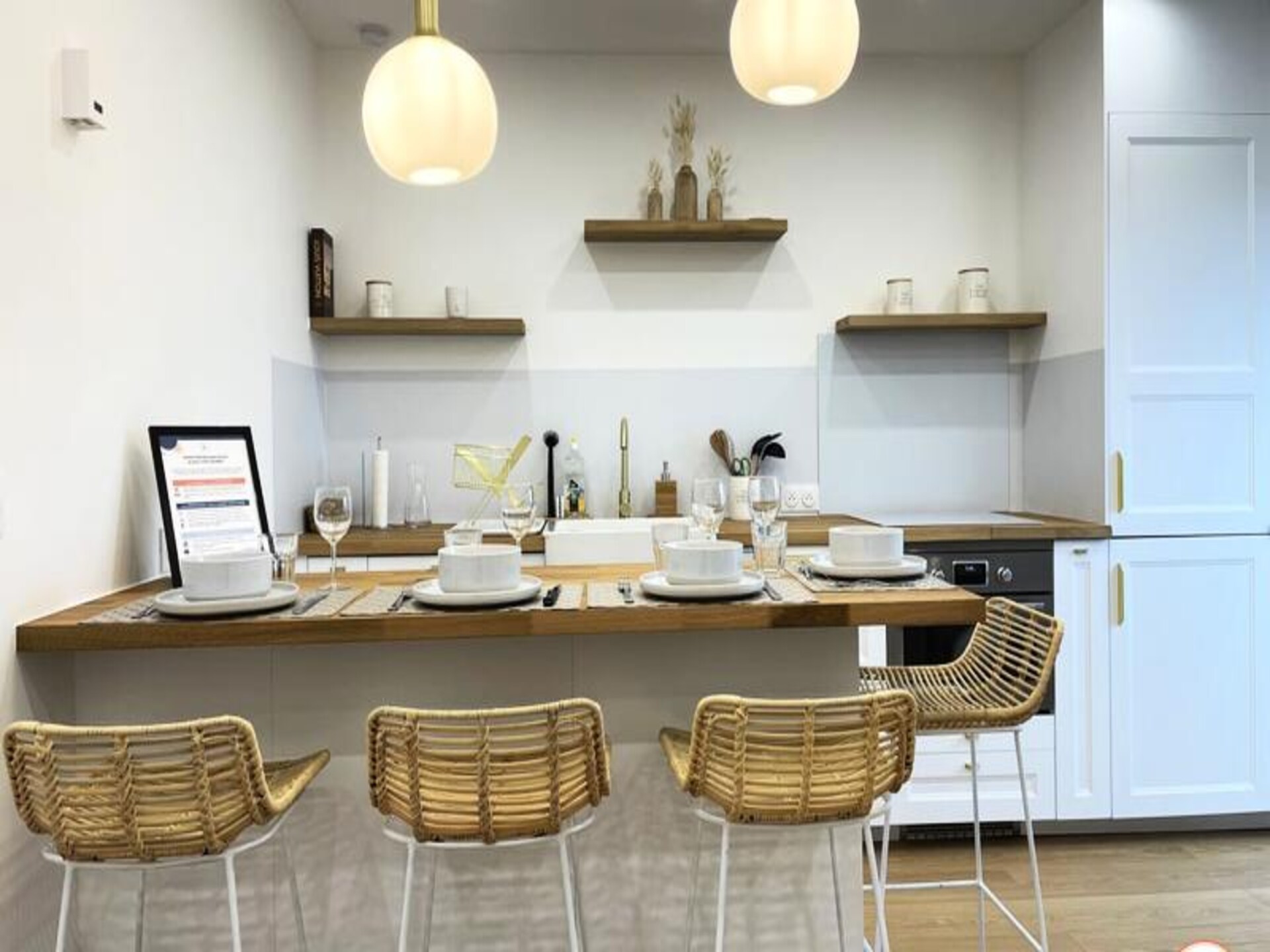 Chic appartement op 30 meter van het strand met uitzicht op zee en platteland - foto 19