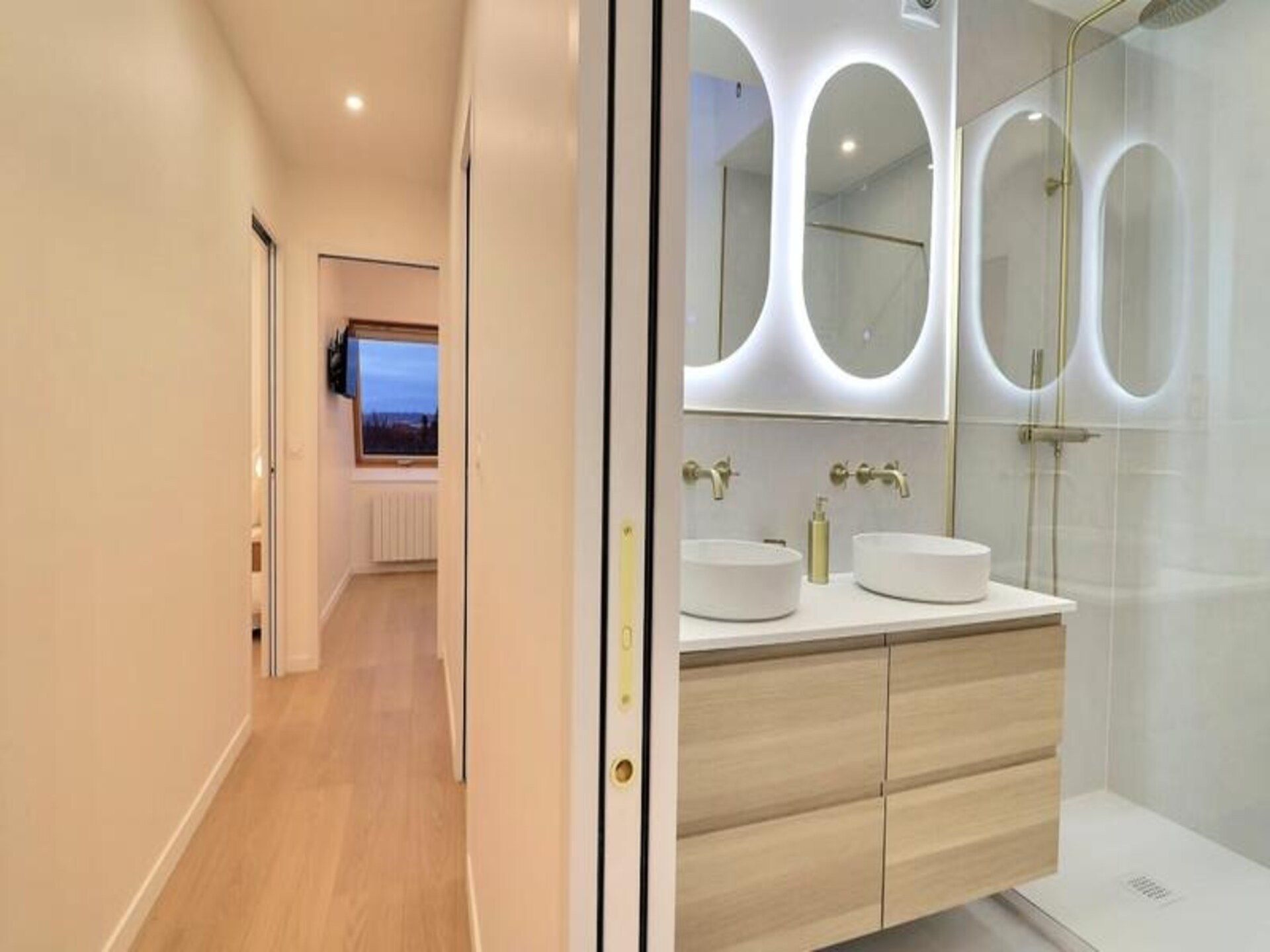 Chic appartement op 30 meter van het strand met uitzicht op zee en platteland - foto 22
