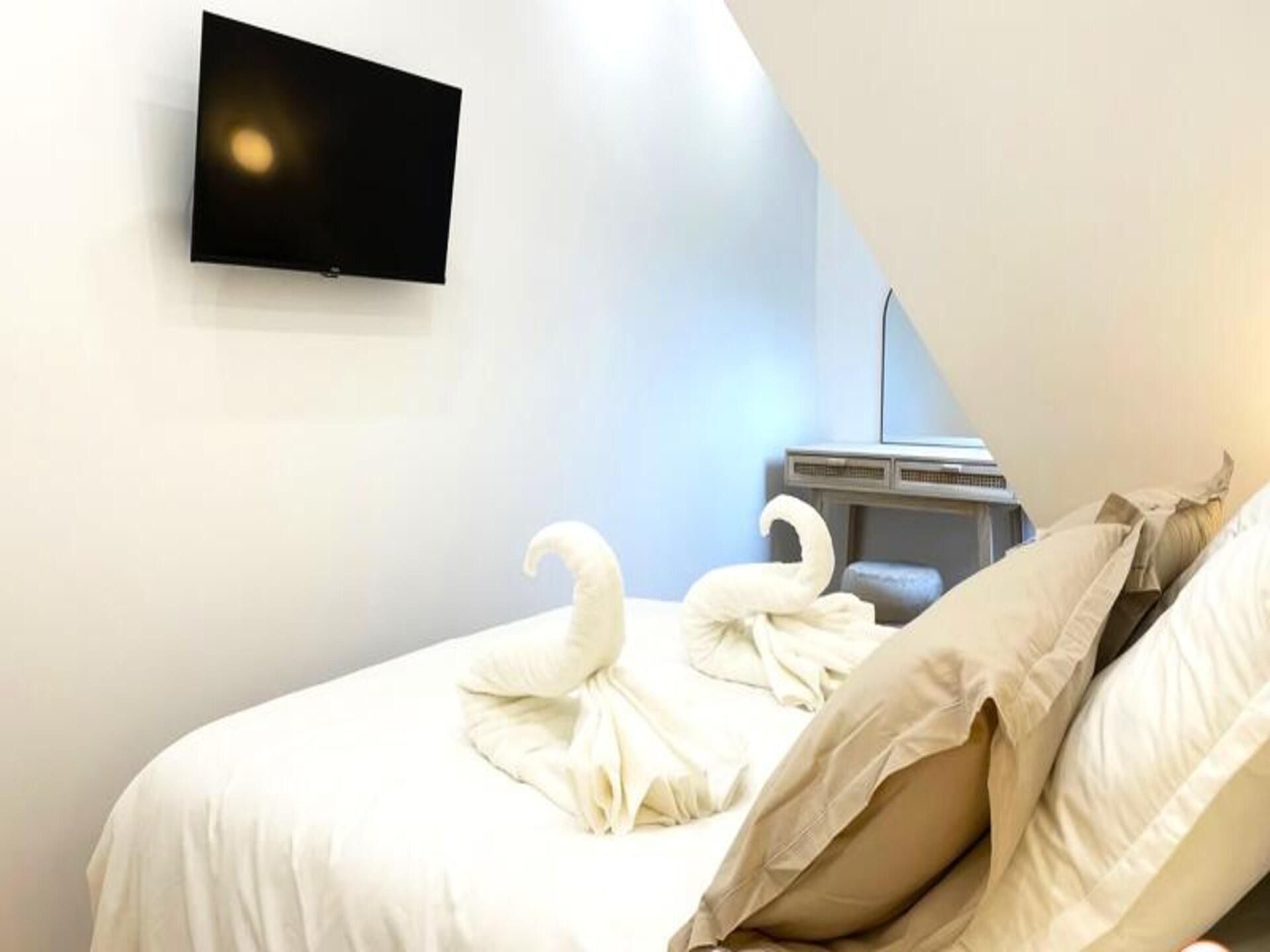 Chic appartement op 30 meter van het strand met uitzicht op zee en platteland - foto 25