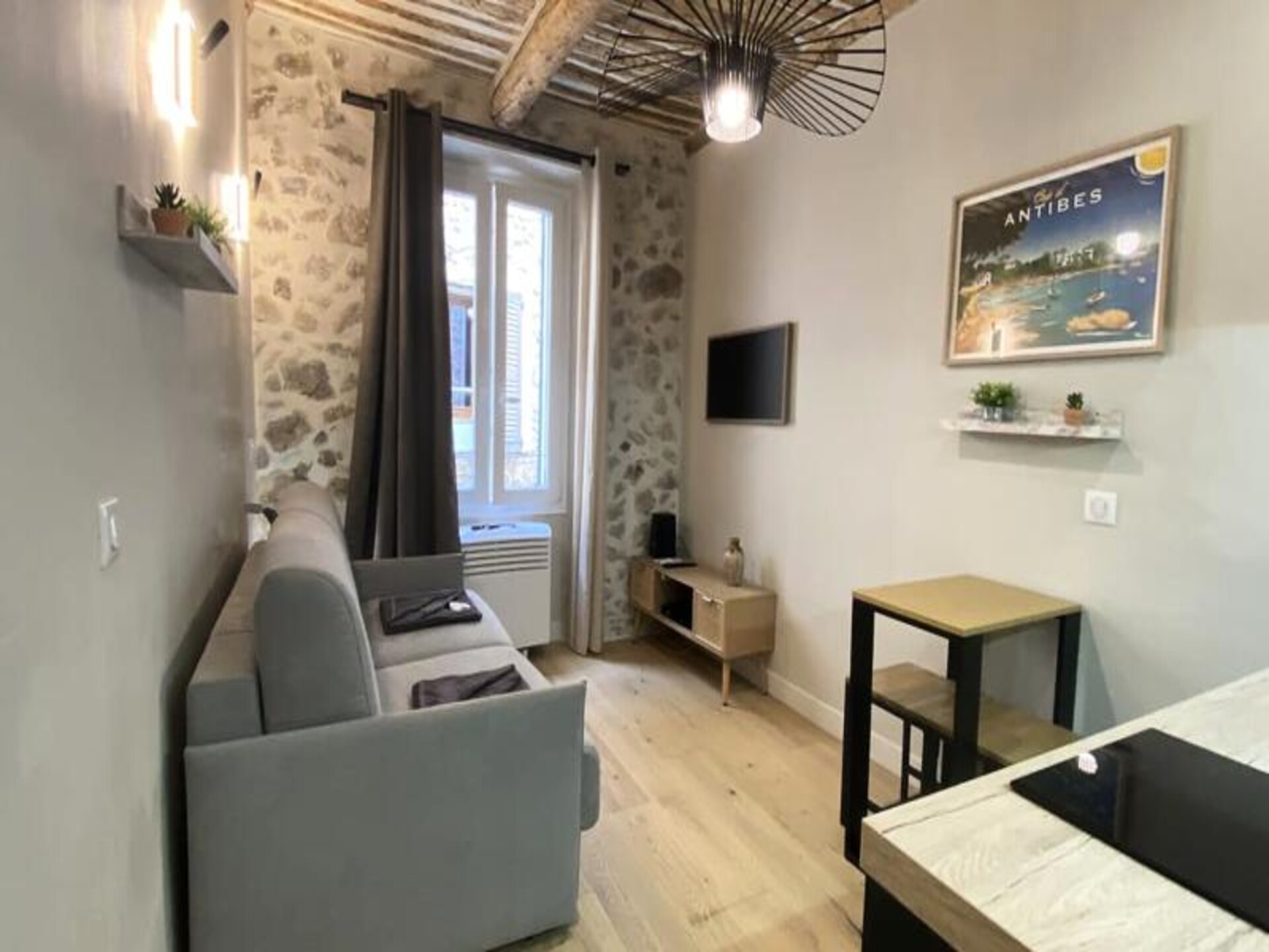 Knusse studio in hartje oud Antibes, 5 minuten van het strand - foto 7