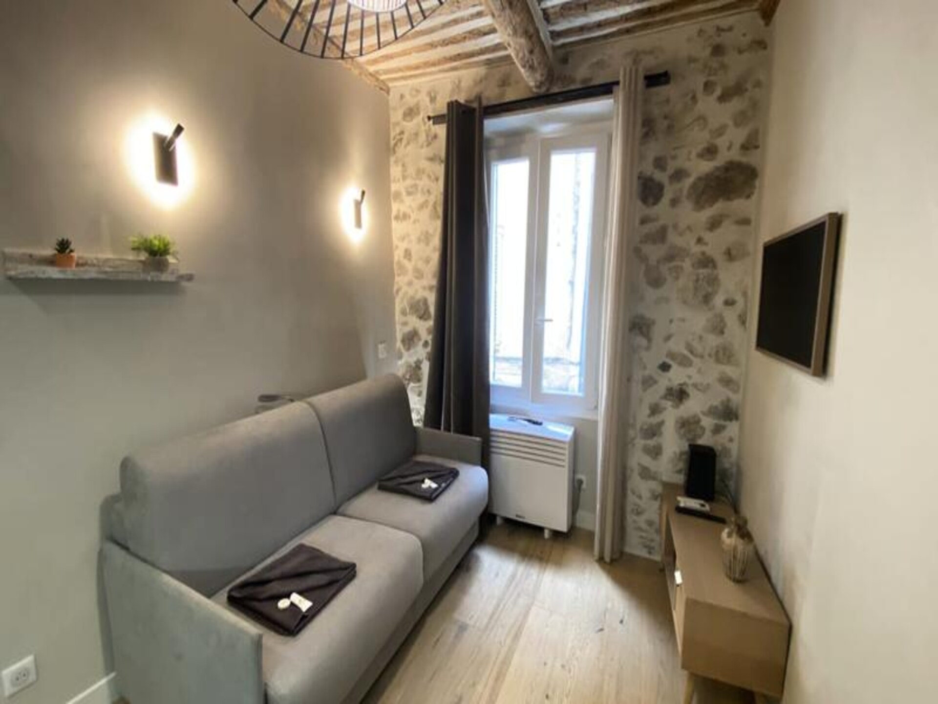Knusse studio in hartje oud Antibes, 5 minuten van het strand - foto 9