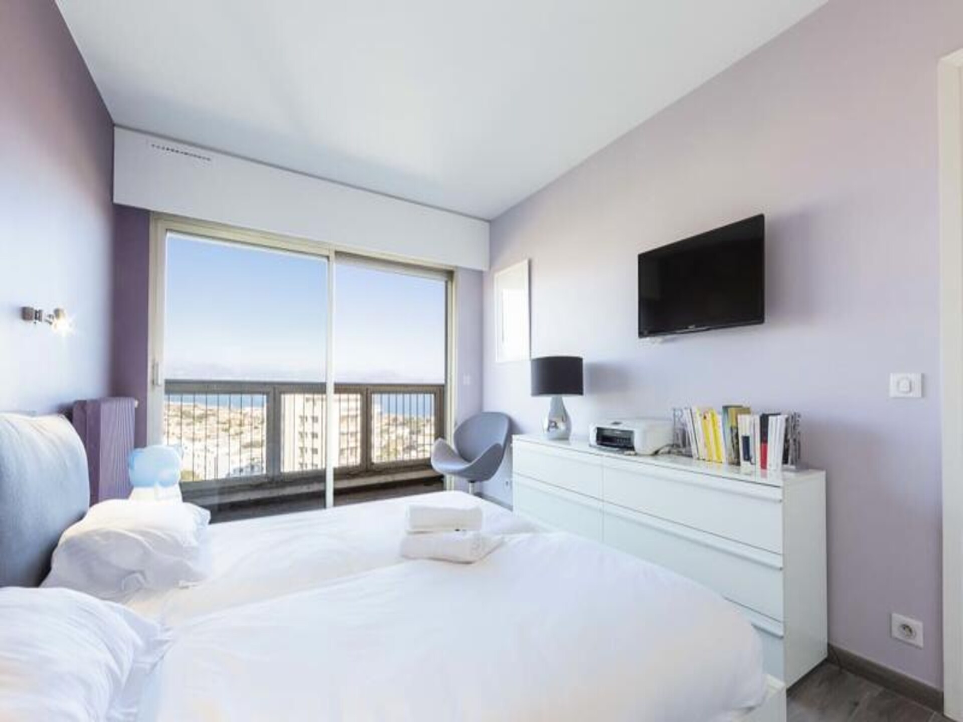 Panoramisch appartement op 12e etage met uitzicht over haven en zee in Antibes - foto 11