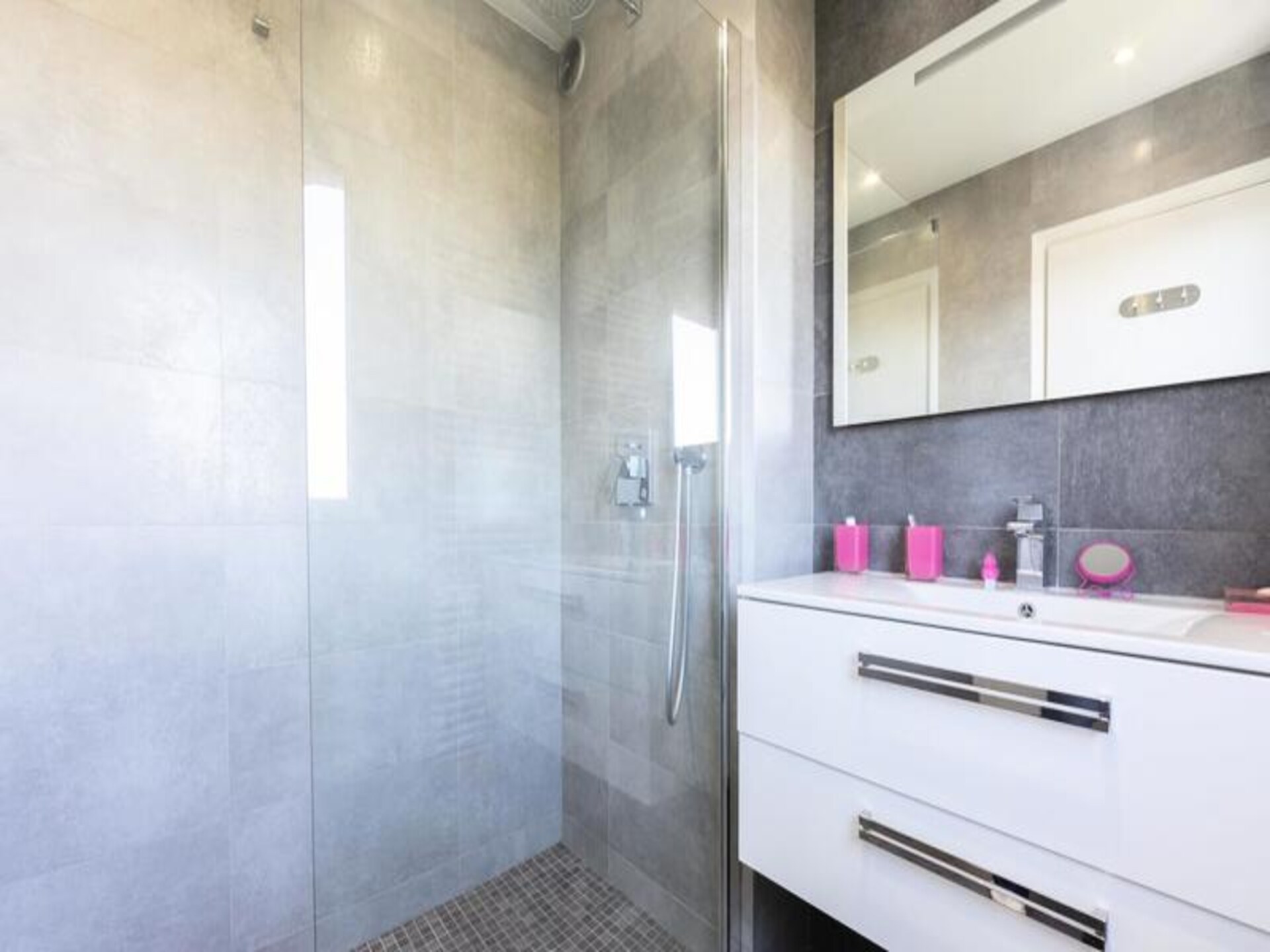 Panoramisch appartement op 12e etage met uitzicht over haven en zee in Antibes - foto 14