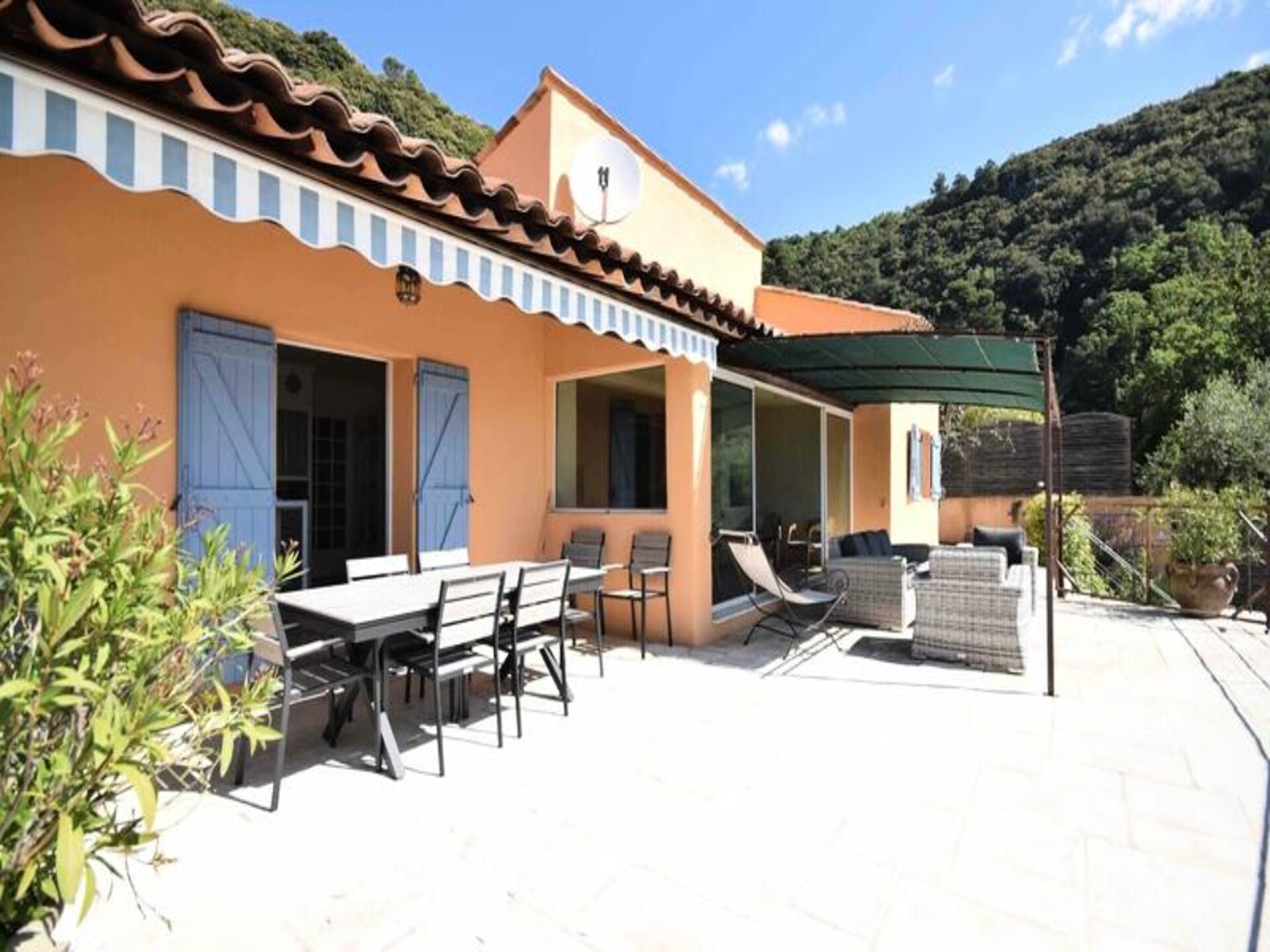 Provençaalse villa met panoramisch uitzicht over de Baai van Cannes - foto 9