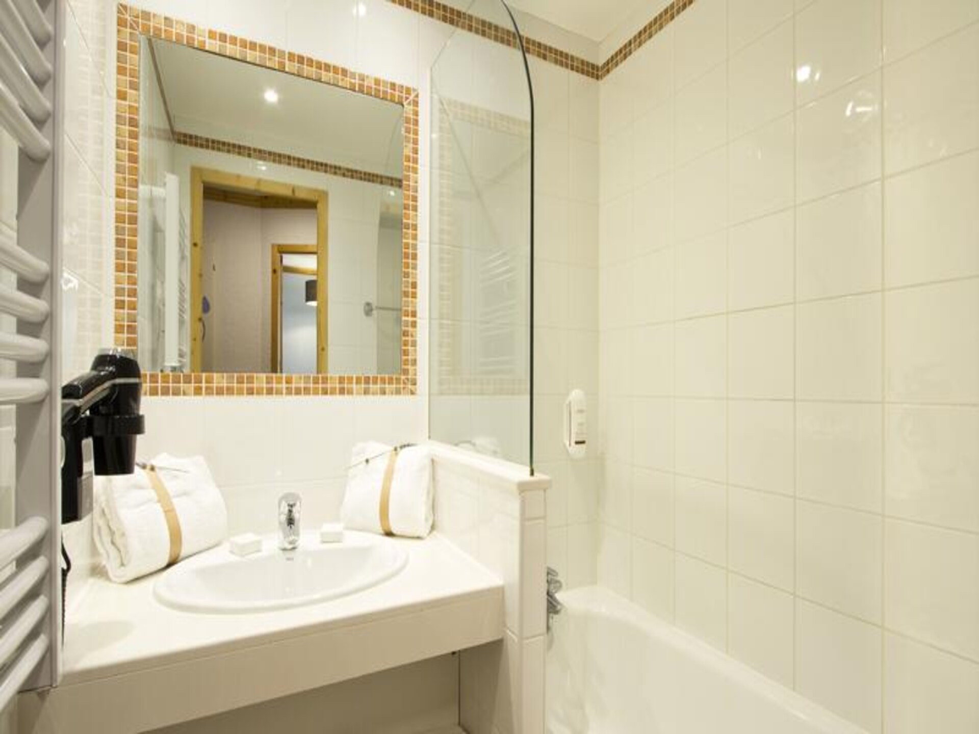 Authentiek chalet voor 6 in Notre-Dame-de-Bellecombe met ruime tuin - foto 13