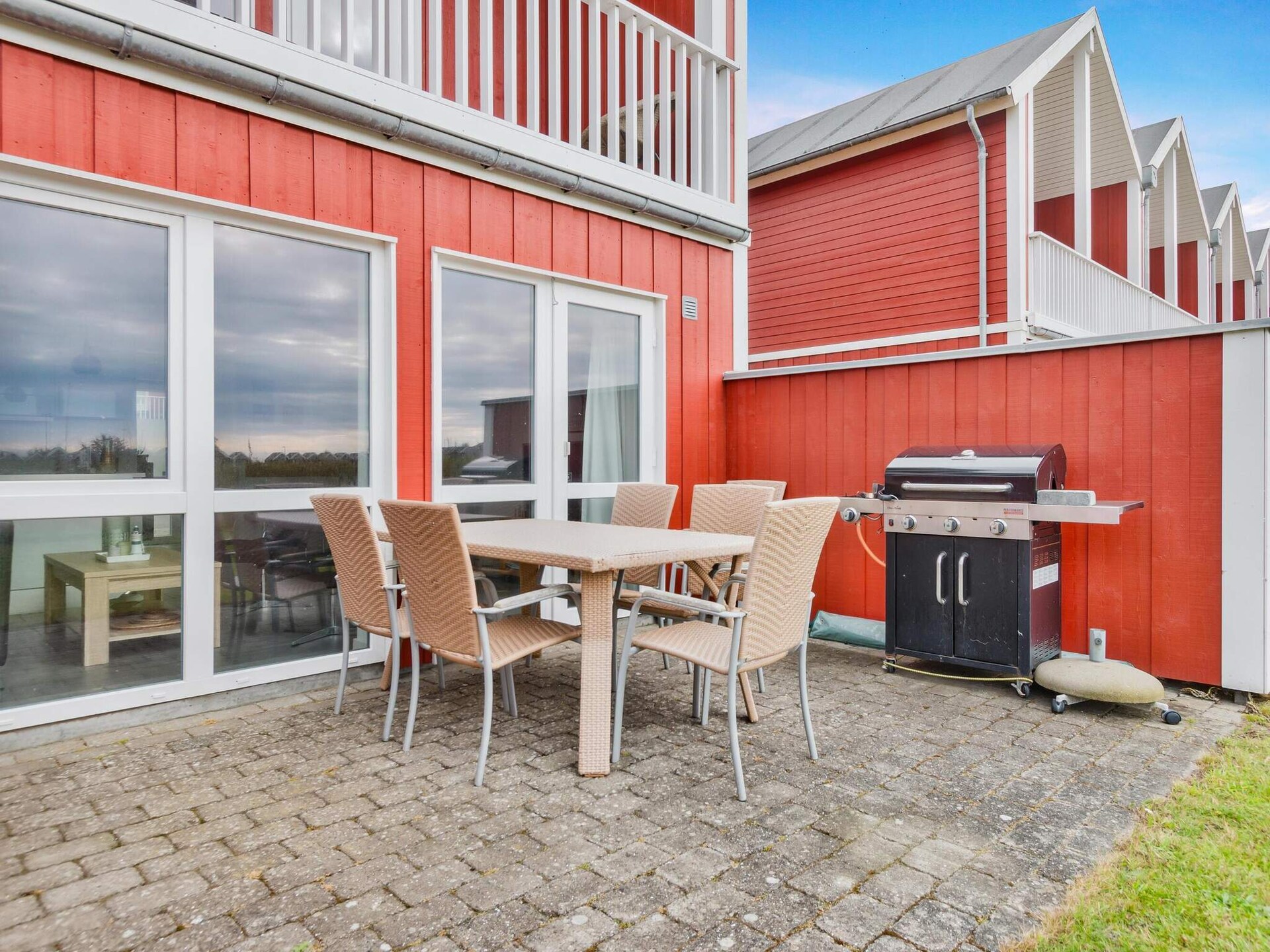 Sfeervol vakantiehuis met balkon op 1,2 km van strand in Løkken - foto 2