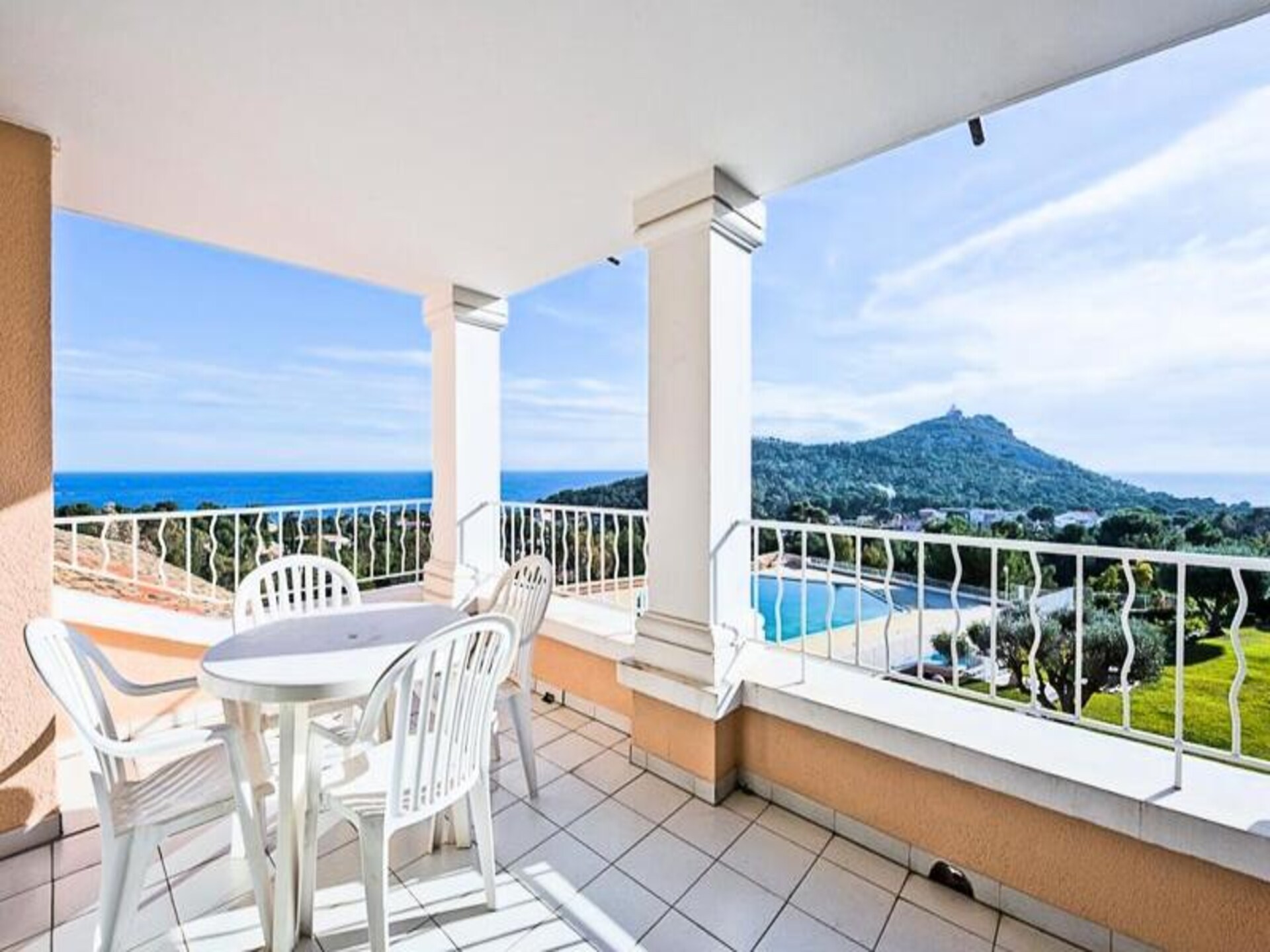 Mediterraan appartement met zeezicht bij Saint Raphaël - foto 15