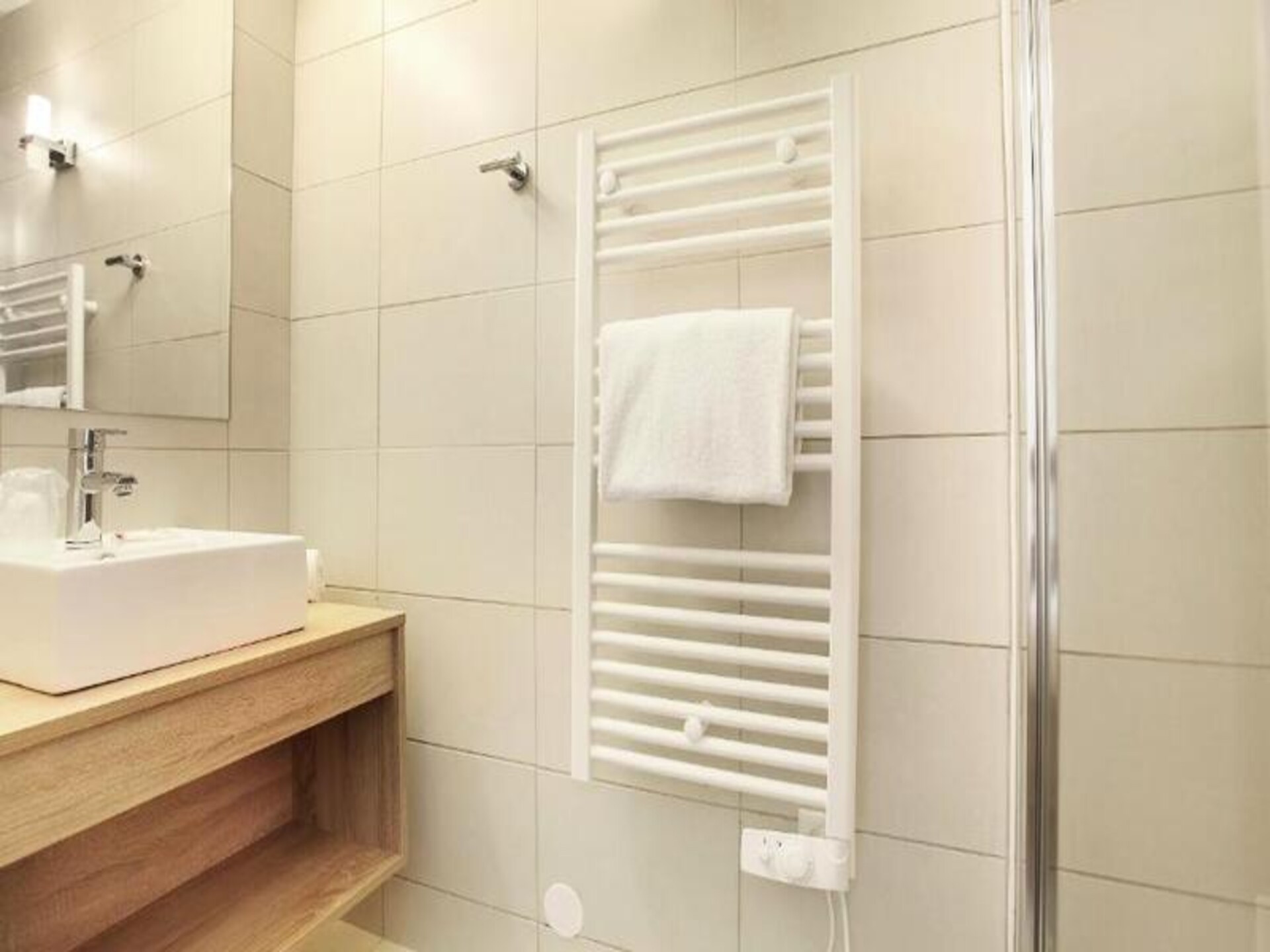 Knus appartement voor 2 in groen park bij Arles, met zwembad - foto 12