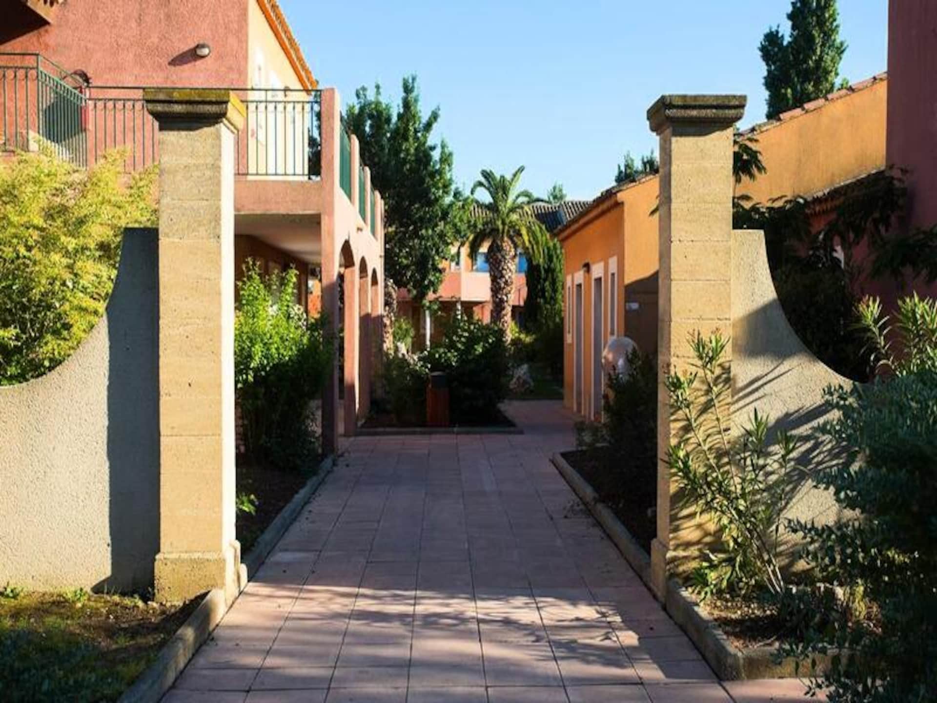 Ruim appartement voor 5 in Arles met zwembad, sauna en tuin - foto 8