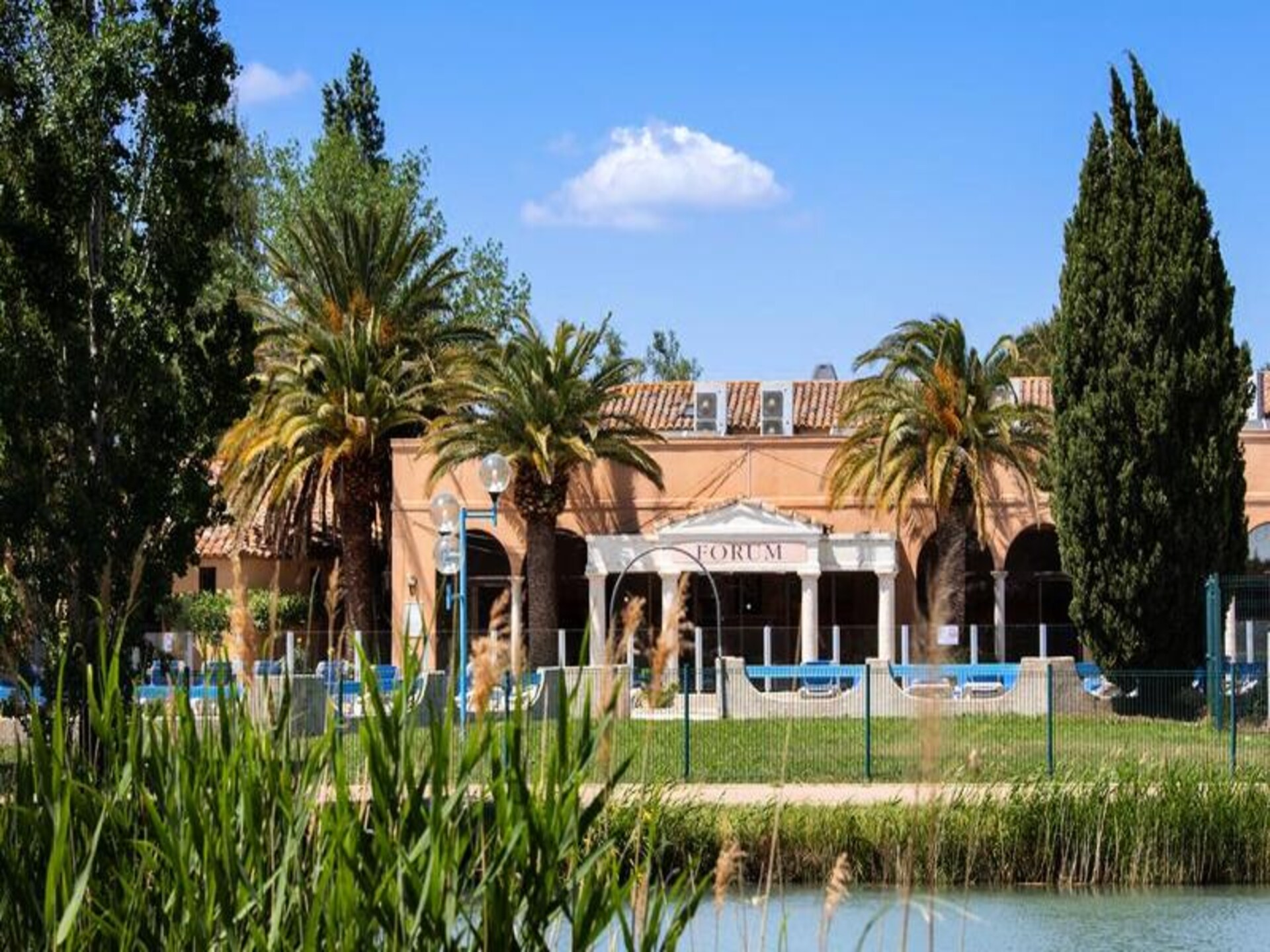 Comfortabel appartement voor 2 op een groen vakantieresort bij Arles - foto 14
