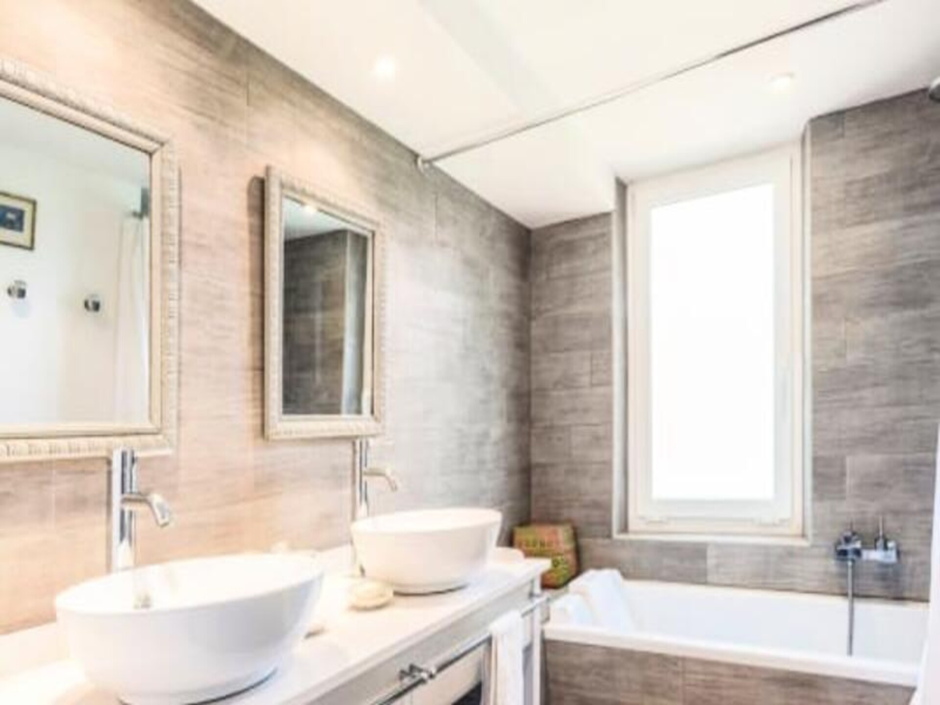 Authentiek familiehuis in Provence met 8 slaapkamers, privézwembad en grote tuin - foto 36
