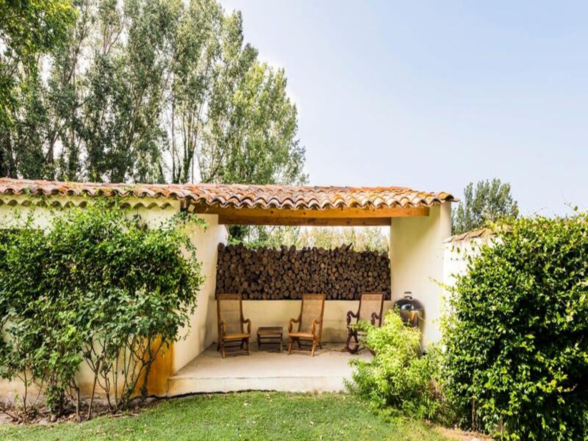 Authentiek familiehuis in Provence met 8 slaapkamers, privézwembad en grote tuin - foto 45