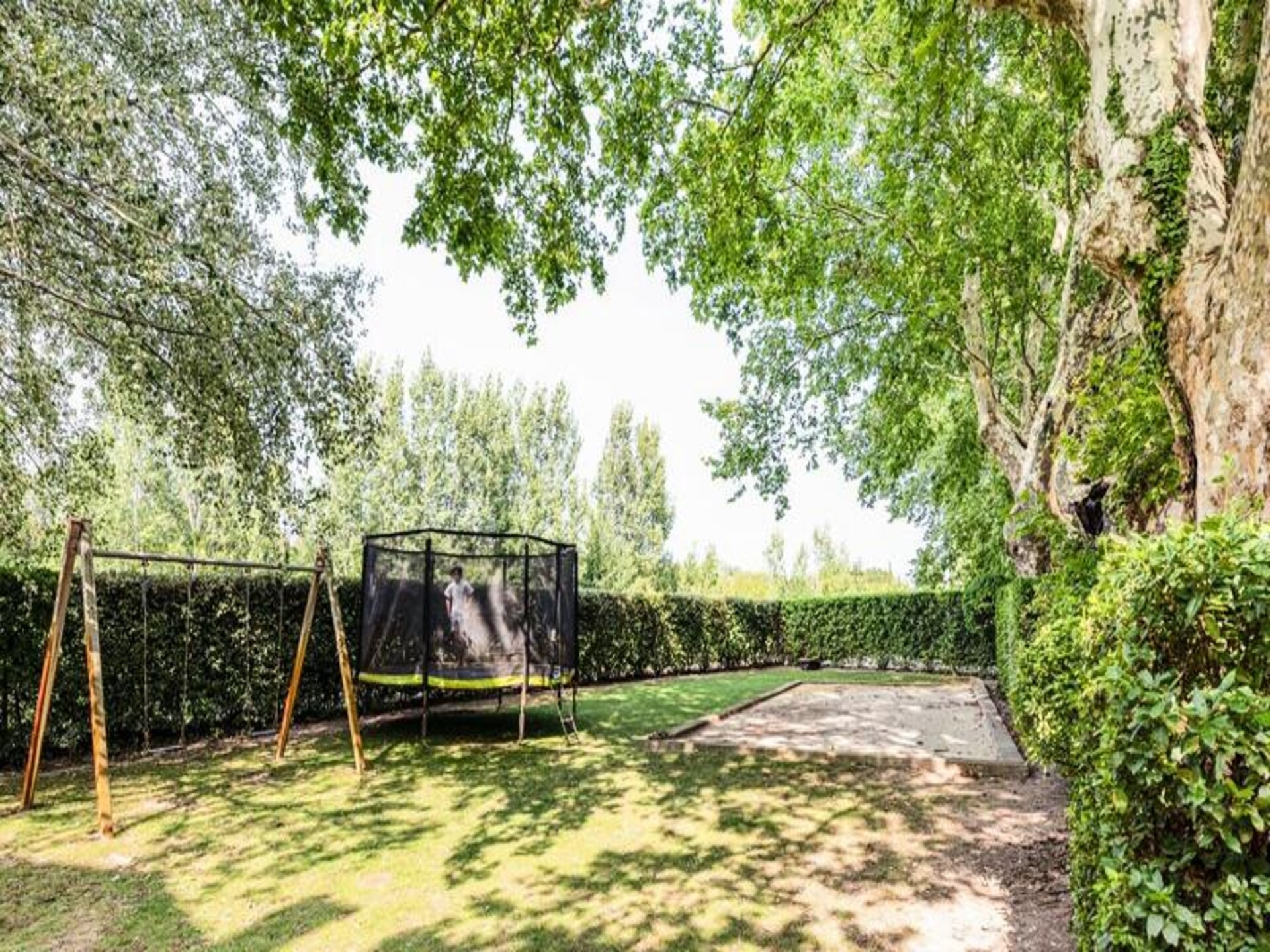 Authentiek familiehuis in Provence met 8 slaapkamers, privézwembad en grote tuin - foto 51