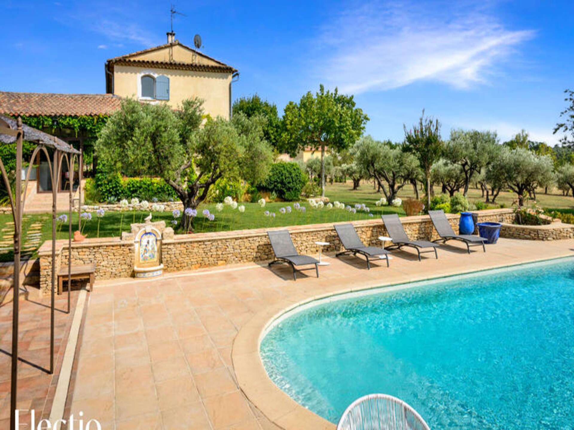 Stijlvol appartement met privéterras in het hart van Lourmarin - foto 3