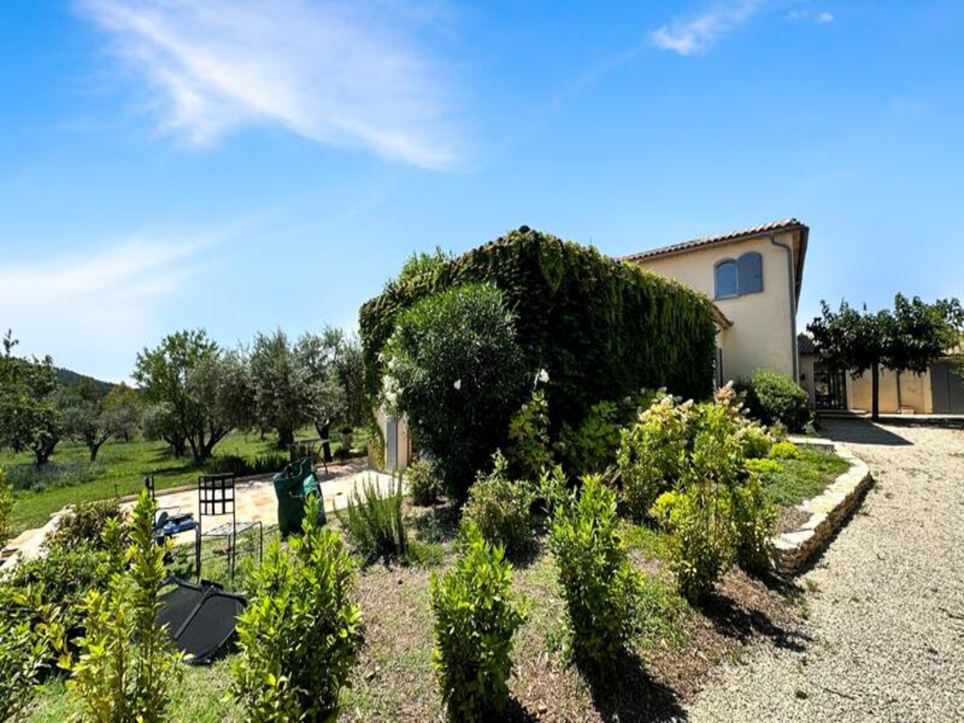 Stijlvol appartement met privéterras in het hart van Lourmarin - foto 19