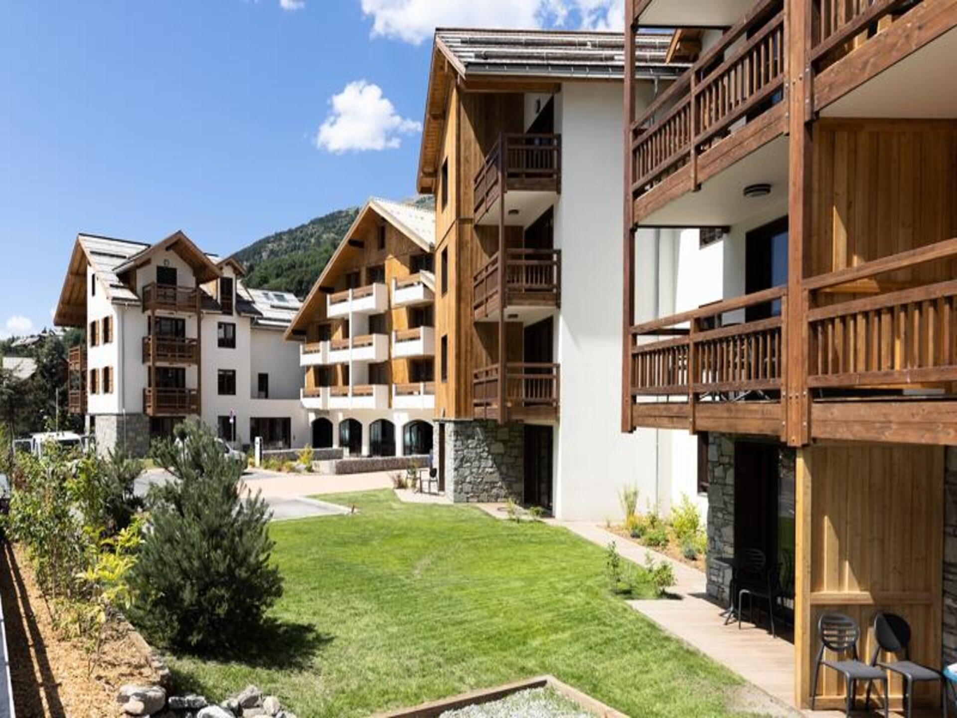 Ruim 14-persoons appartement in Chantemerle, dichtbij de pistes - foto 1
