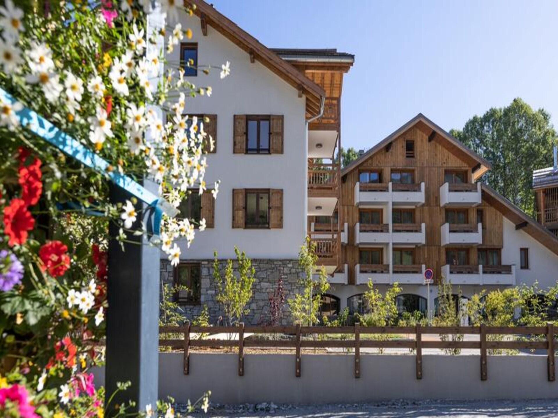Ruim 14-persoons appartement in Chantemerle, dichtbij de pistes - foto 3