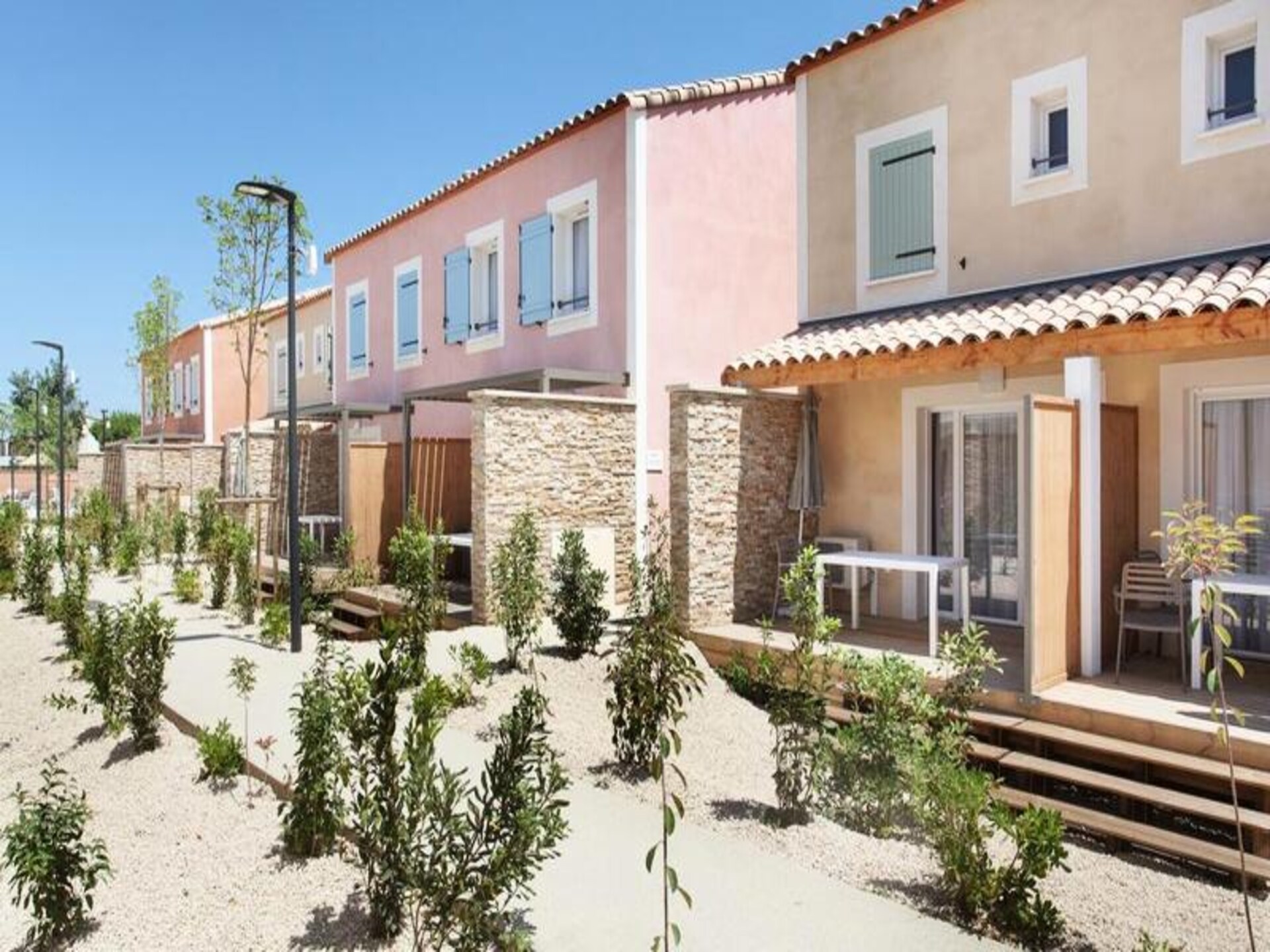 Licht appartement nabij middeleeuws Aigues-Mortes en strand op 6 km - foto 4