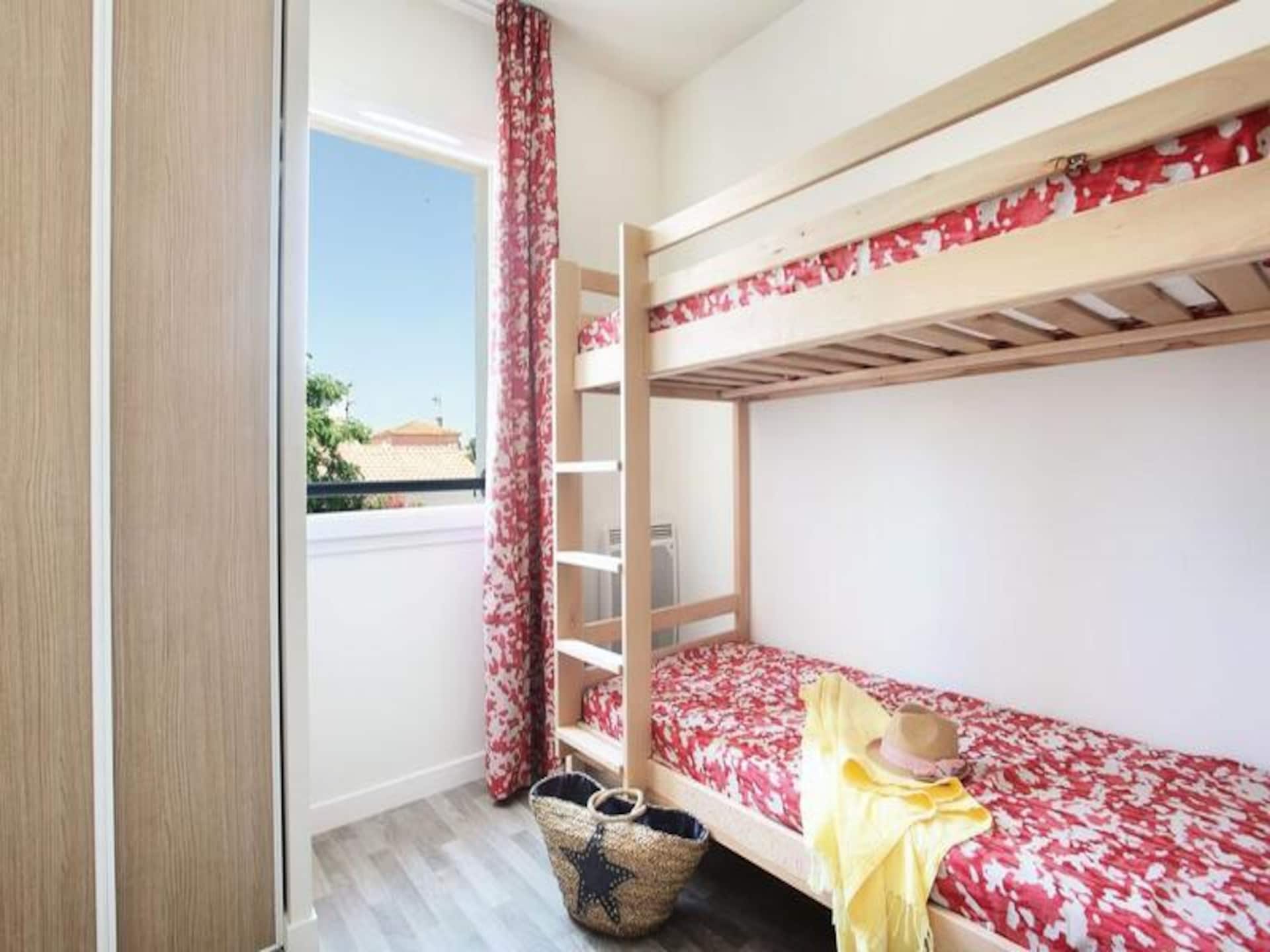Licht appartement nabij middeleeuws Aigues-Mortes en strand op 6 km - foto 12