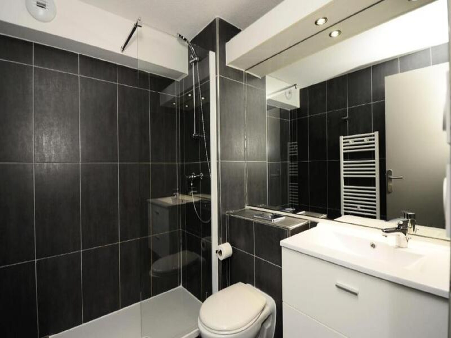 Ruim appartement voor 6 bij strand en thermen in Balaruc-les-Bains - foto 14